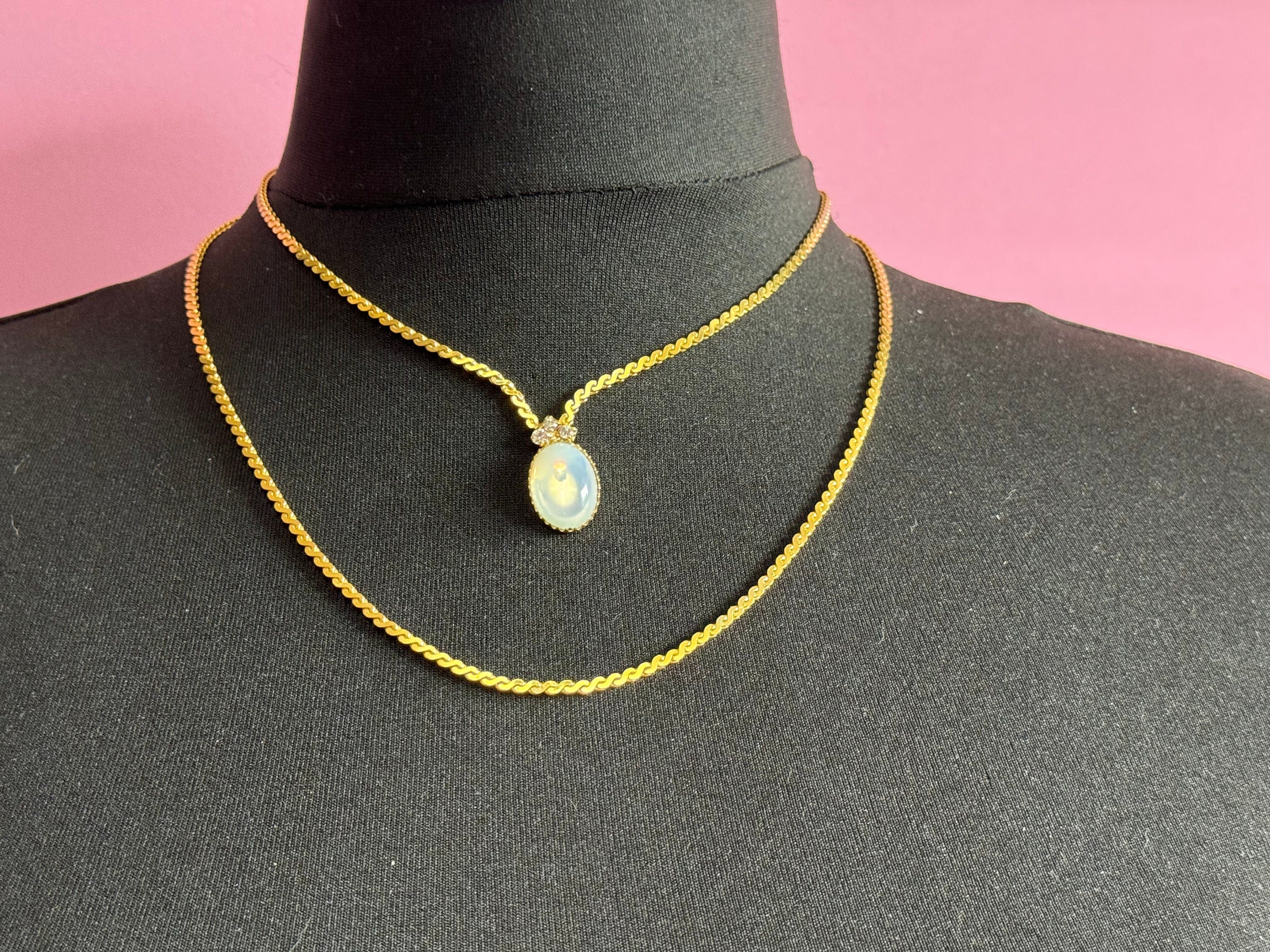 Vintage gold plated double flat woven pendant necklace chain with opaline cabochon dropper 41-46cm