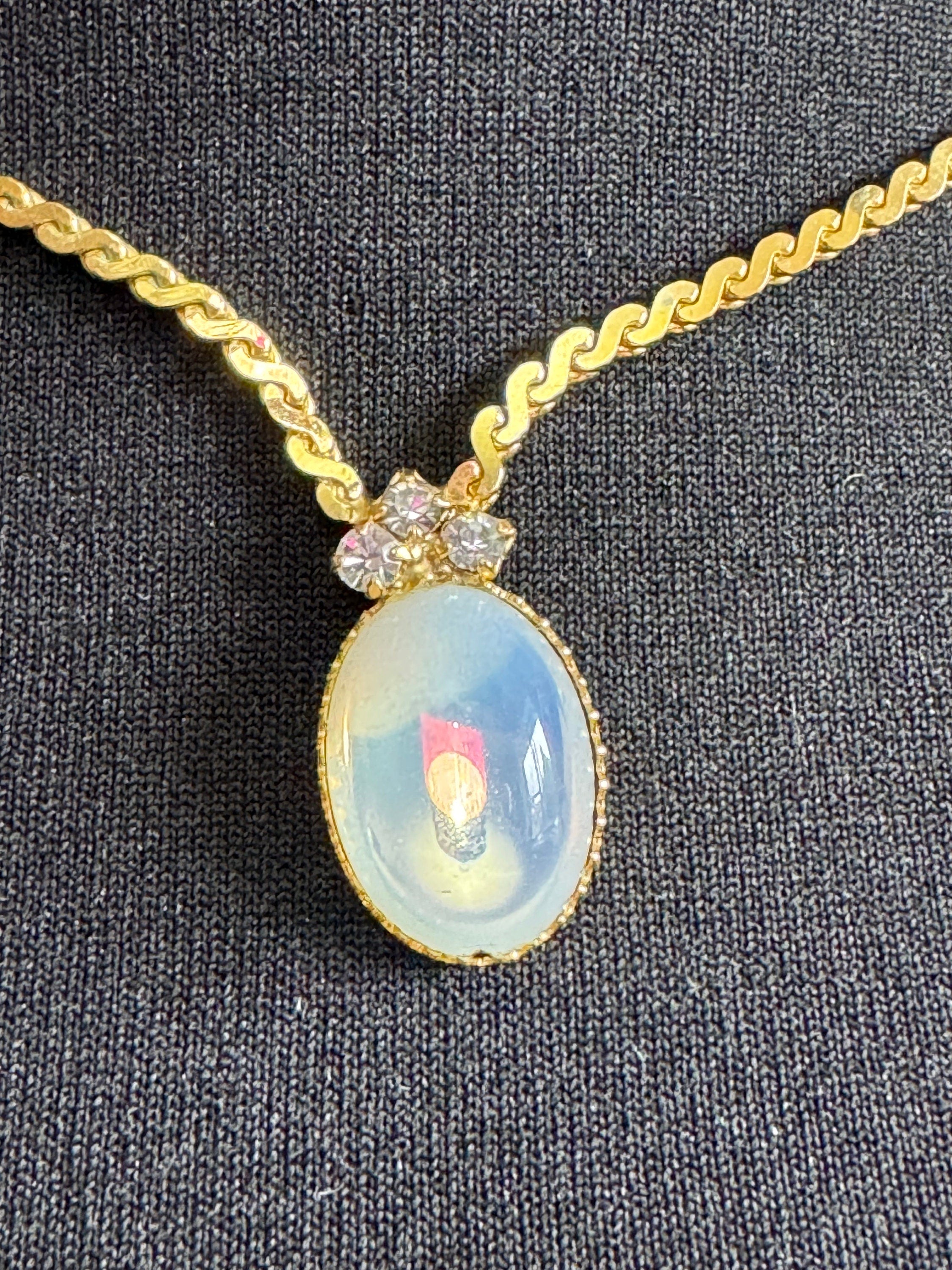 Vintage gold plated double flat woven pendant necklace chain with opaline cabochon dropper 41-46cm