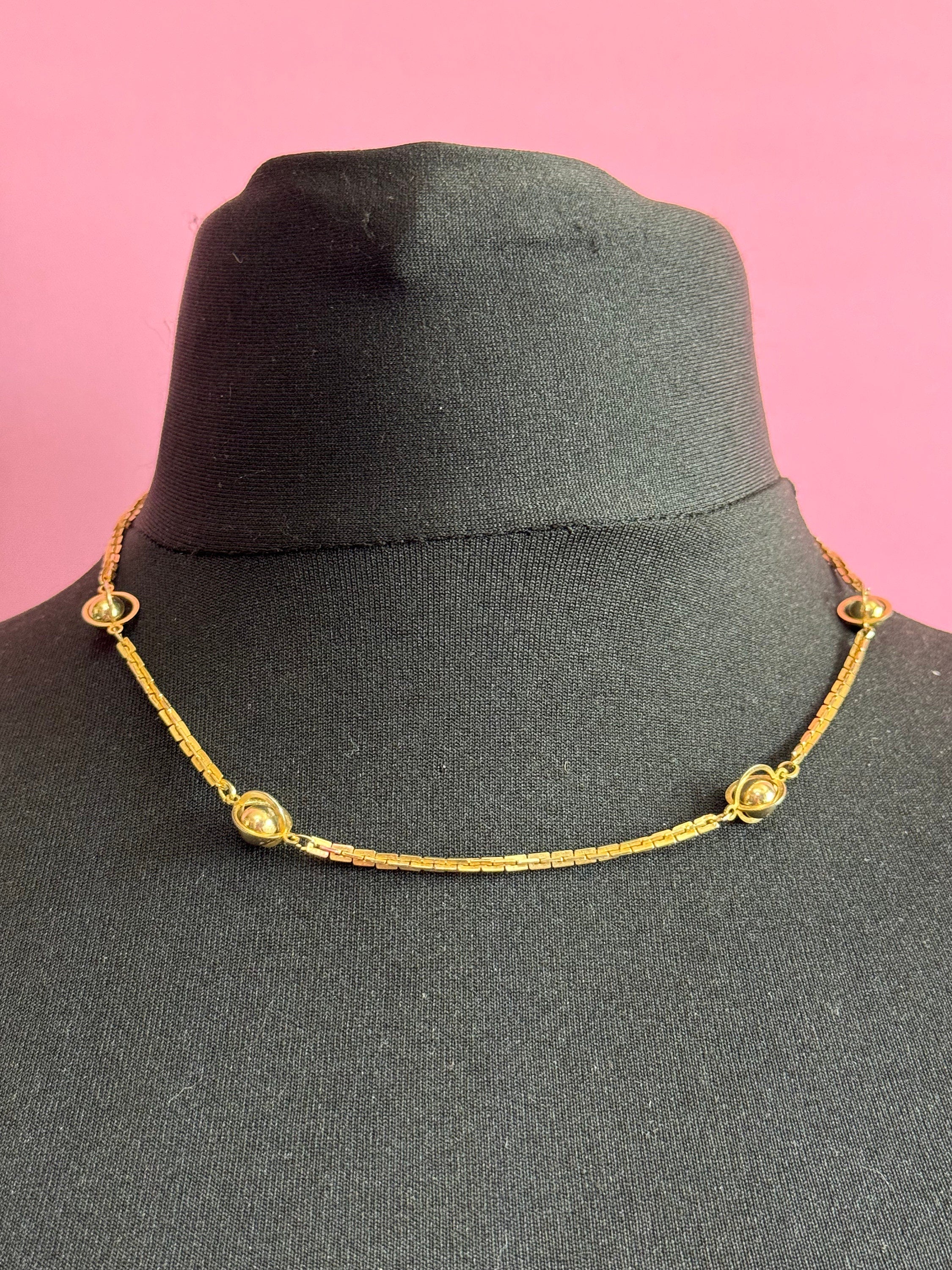 Vintage gold tone fancy link caged Ball plain necklace chain 47 cm long