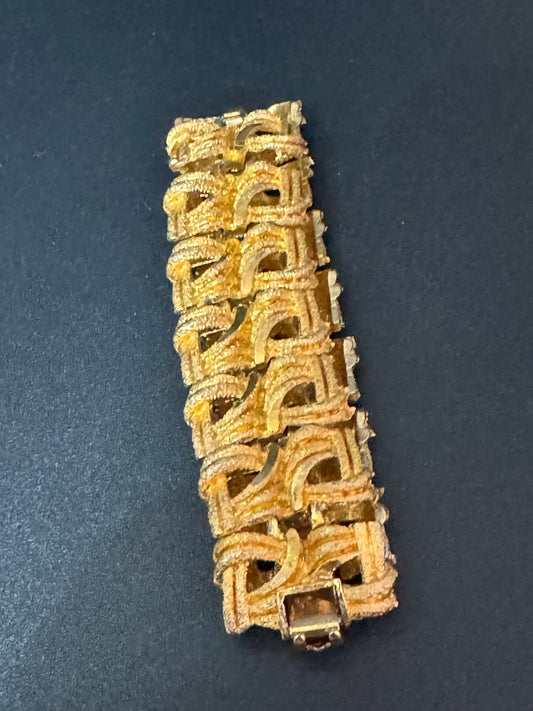 Vintage abstract wide chain link bracelet 1970s modernist period textured gold tone mid century 22mm x 18.5cm