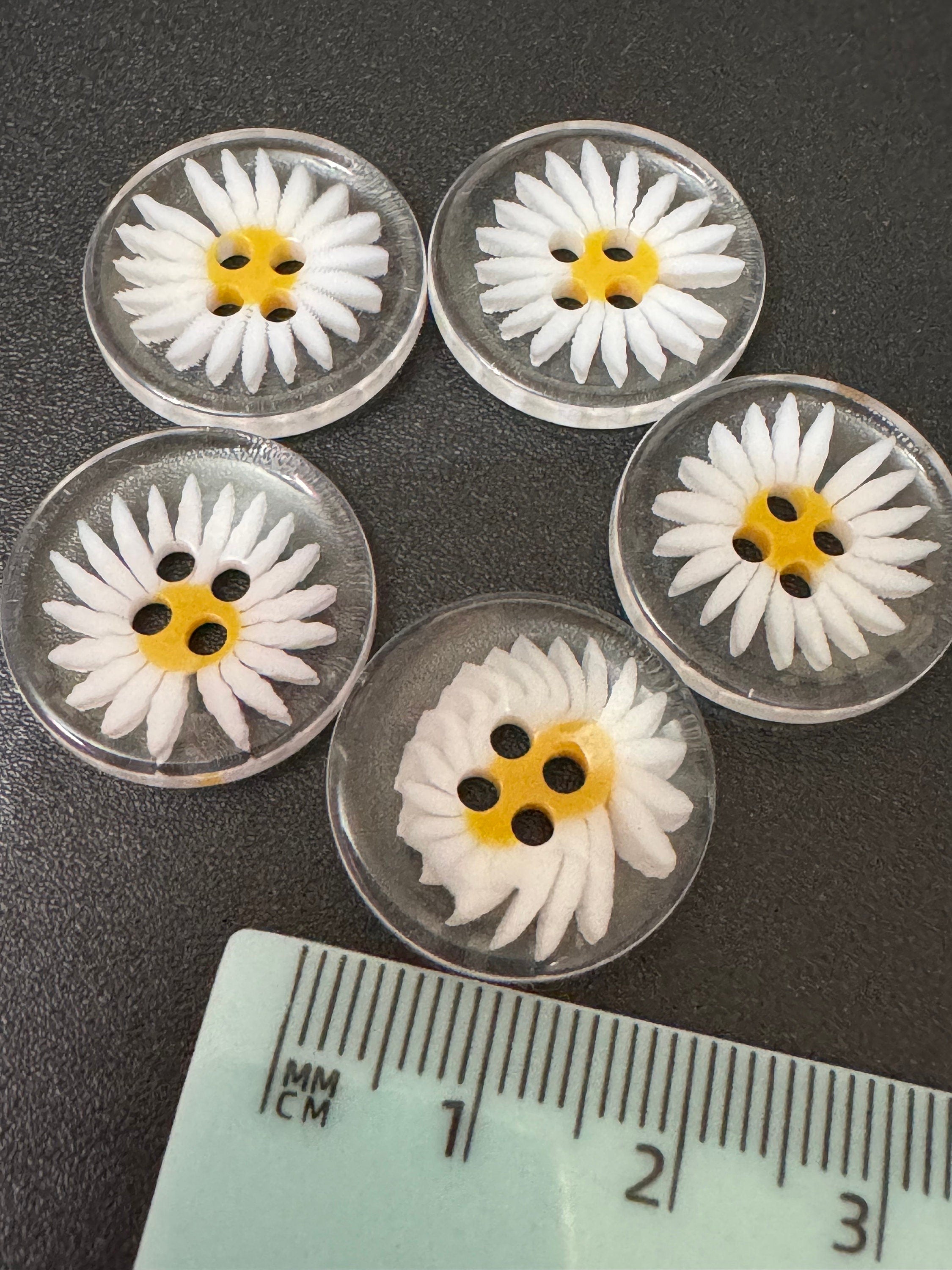 set of 5 pieces acrylic daisy flower buttons in 3 sizes 30mm 25mm 20mm select size option