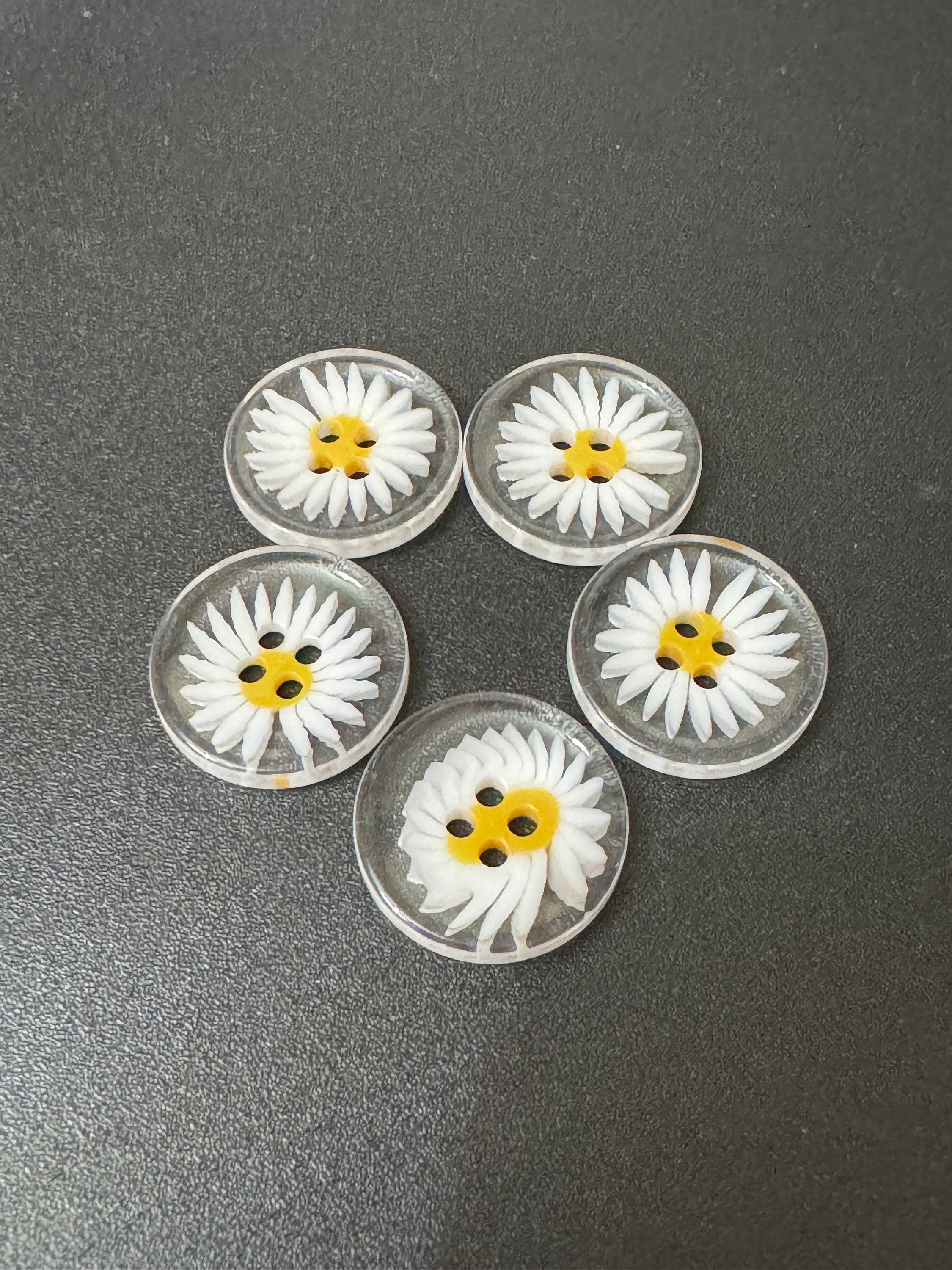 set of 5 pieces acrylic daisy flower buttons in 3 sizes 30mm 25mm 20mm select size option