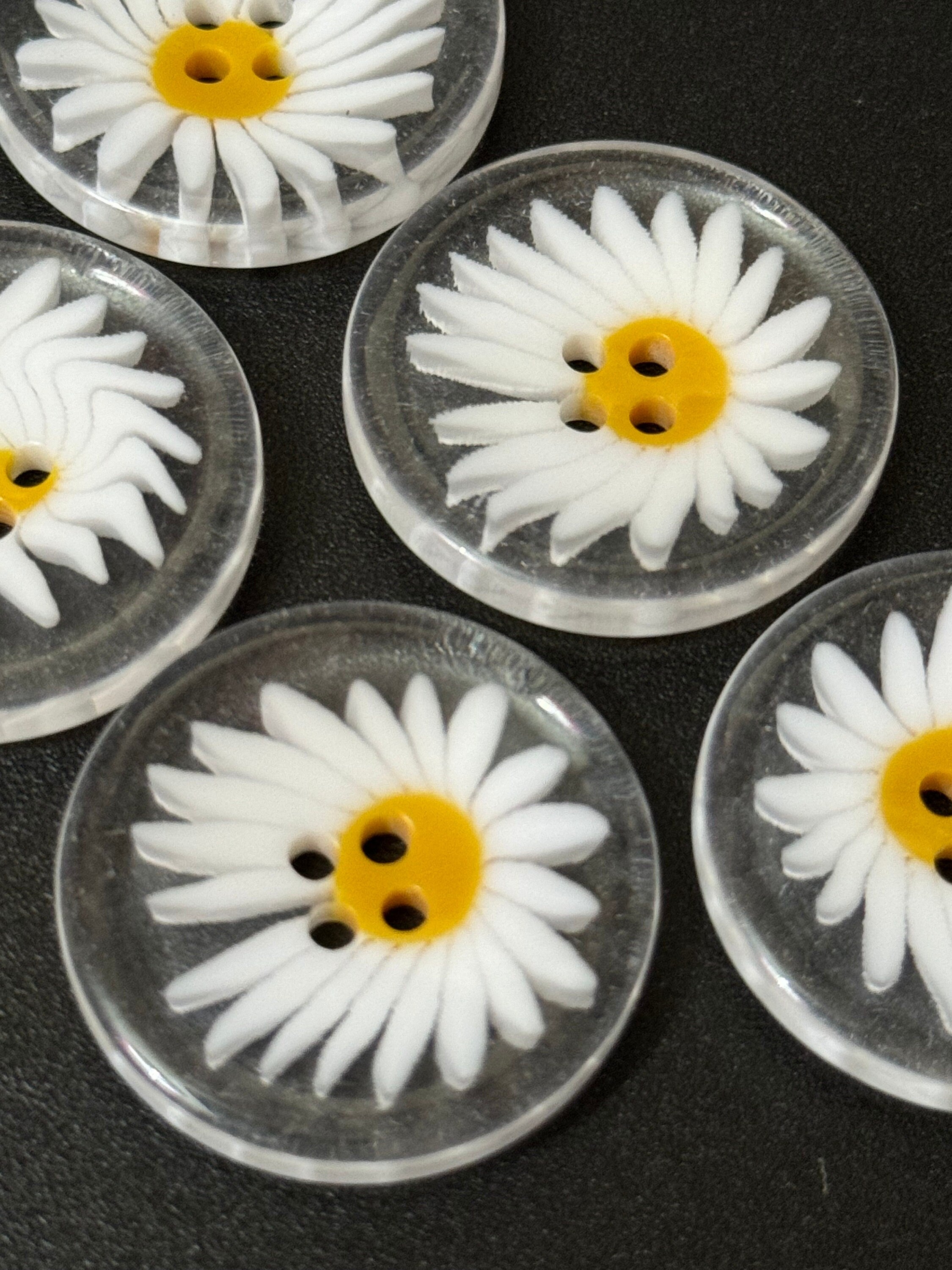 set of 5 pieces acrylic daisy flower buttons in 3 sizes 30mm 25mm 20mm select size option