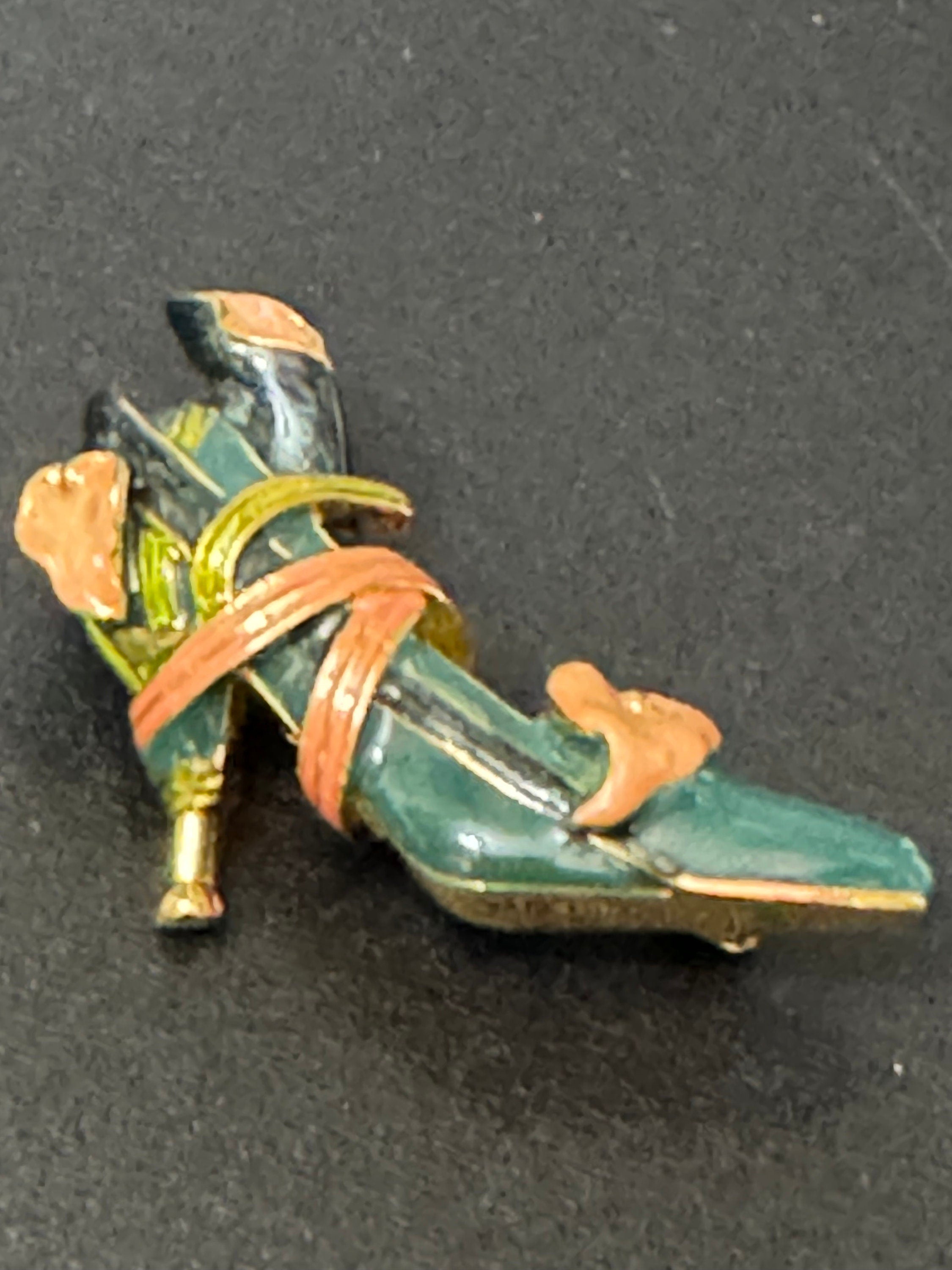 Vintage kjl signed Green enamel gold tone enamelled ladies high heel shoe brooch Kenneth j lane