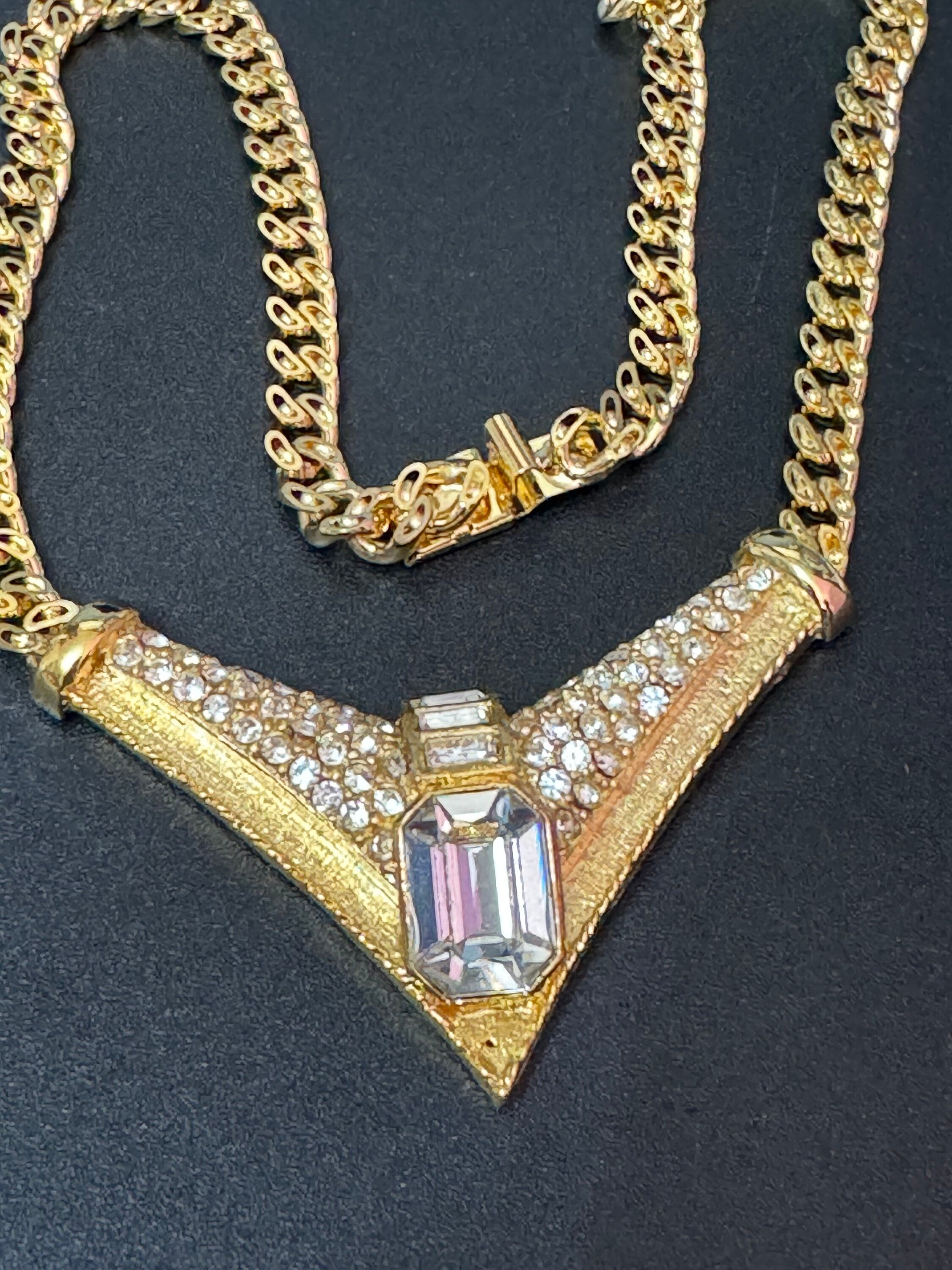 Vintage clear diamanté Swarovski crystal set rhinestone gold tone chain link pendant choker necklace old shop stock