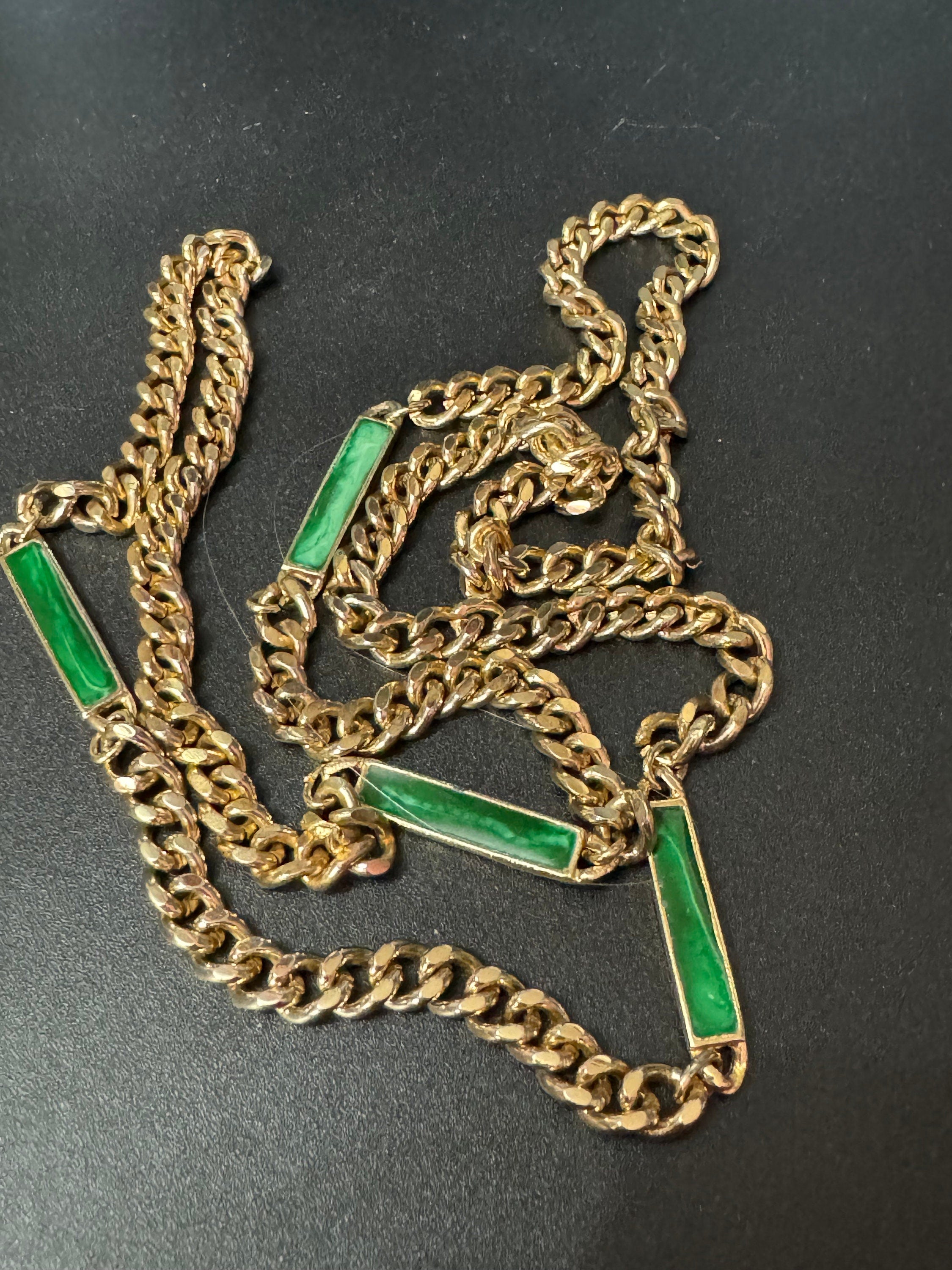 Vintage green enamel bar station necklace long single strand gold tone chain 100cm long flapper length very stylish !