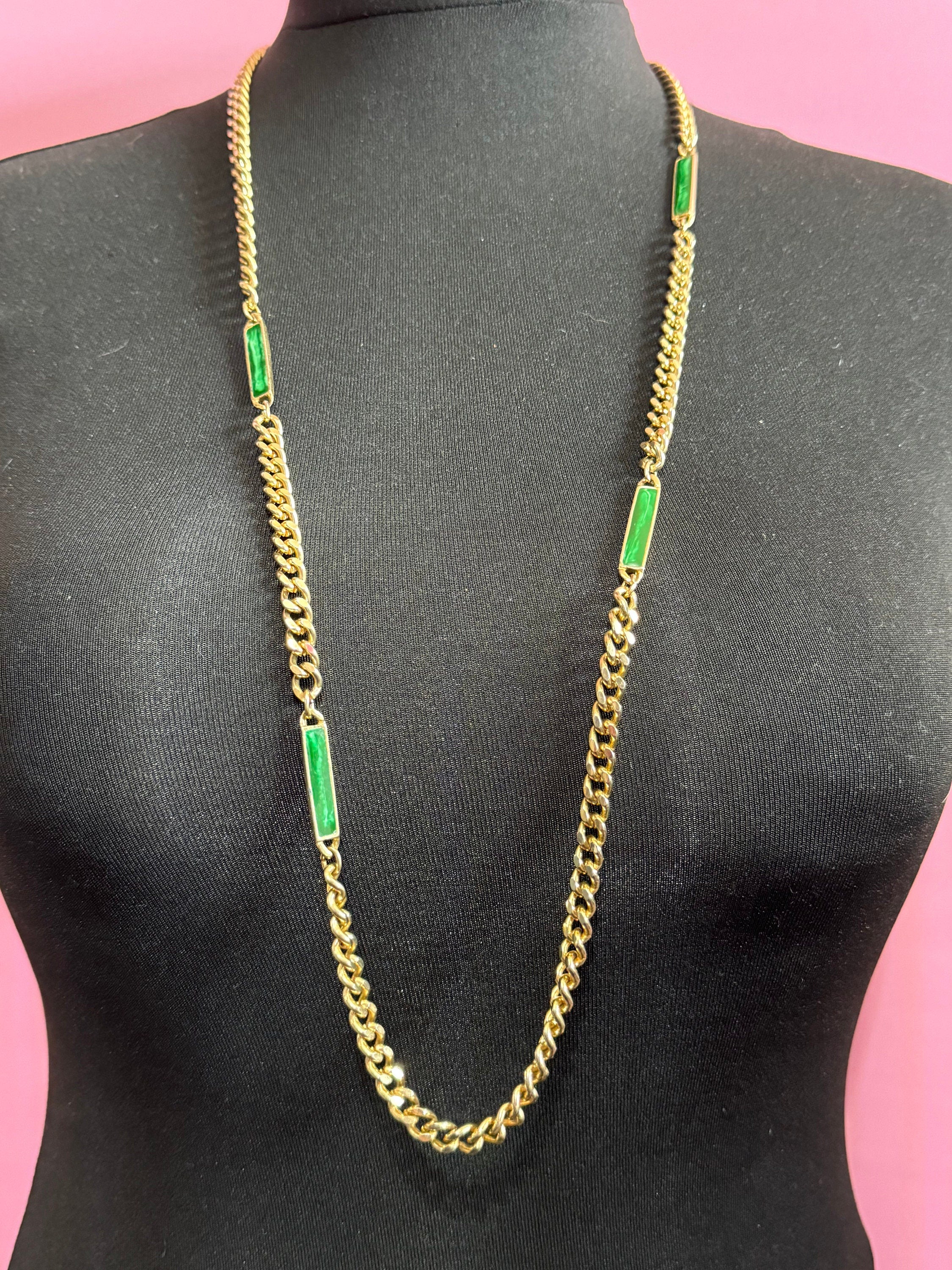 Vintage green enamel bar station necklace long single strand gold tone chain 100cm long flapper length very stylish !