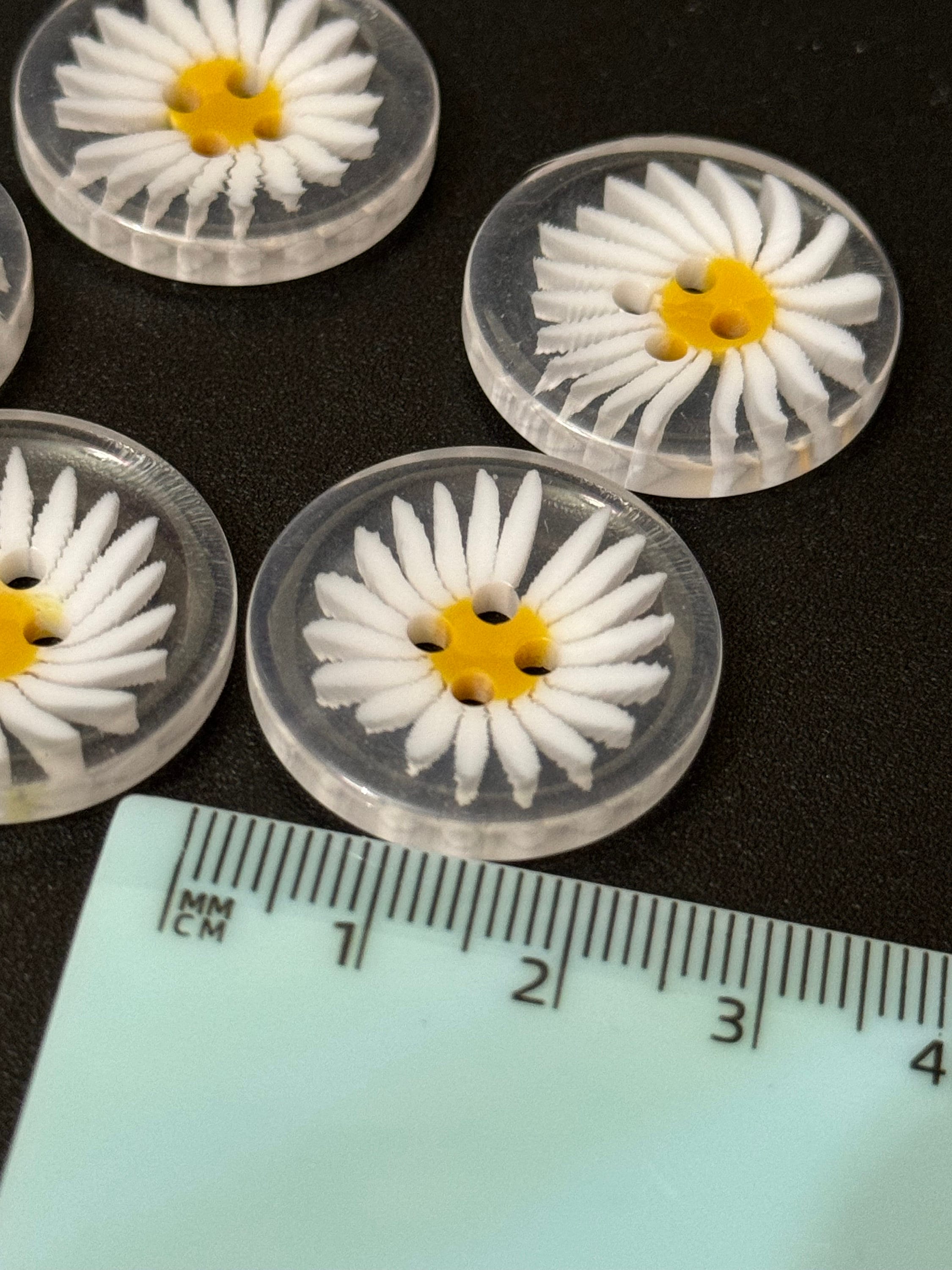 set of 5 pieces acrylic daisy flower buttons in 3 sizes 30mm 25mm 20mm select size option