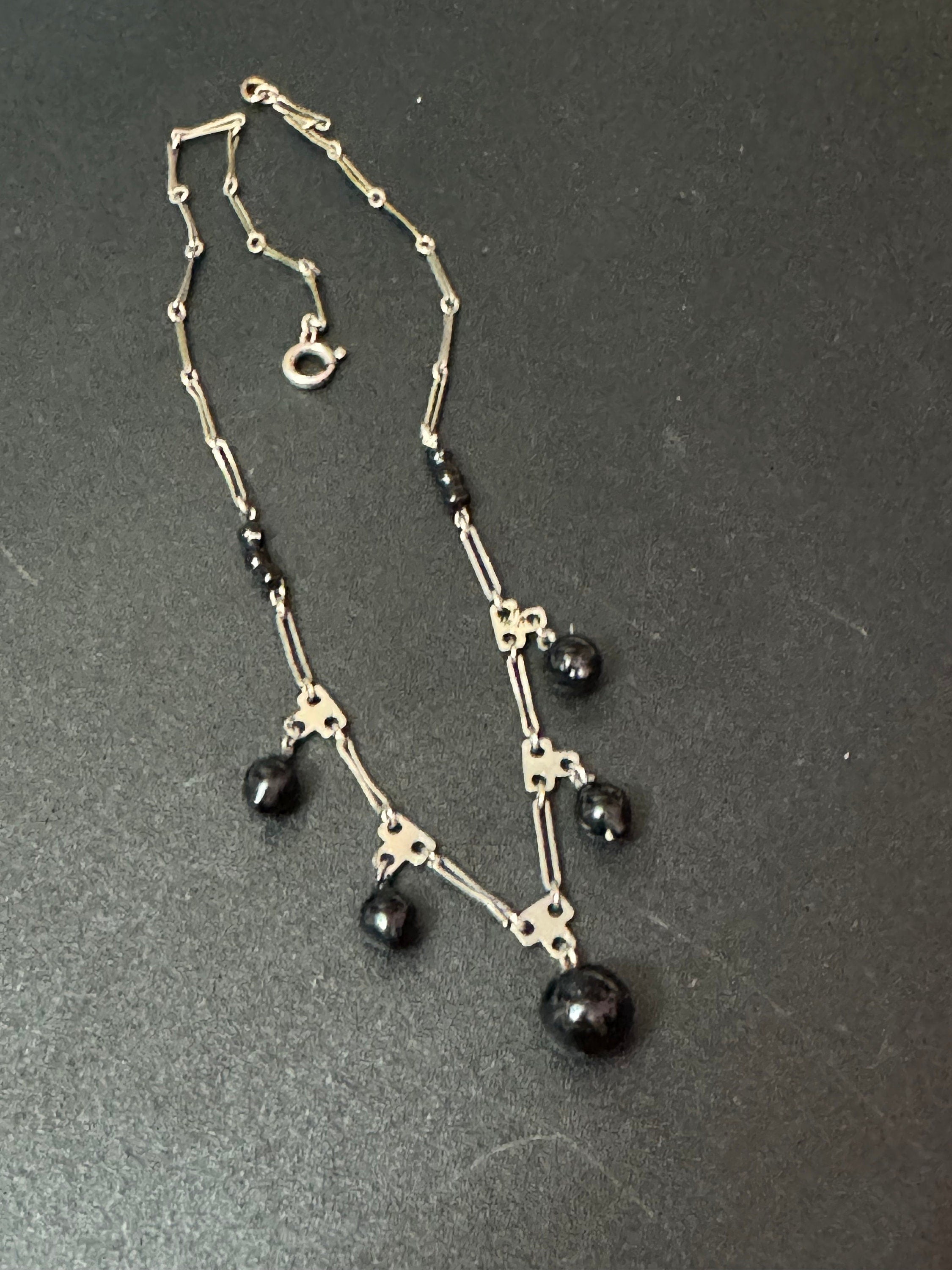 Petite fit small neck Art Deco black beaded  silver tone 1920s 1930s drop necklace chrome