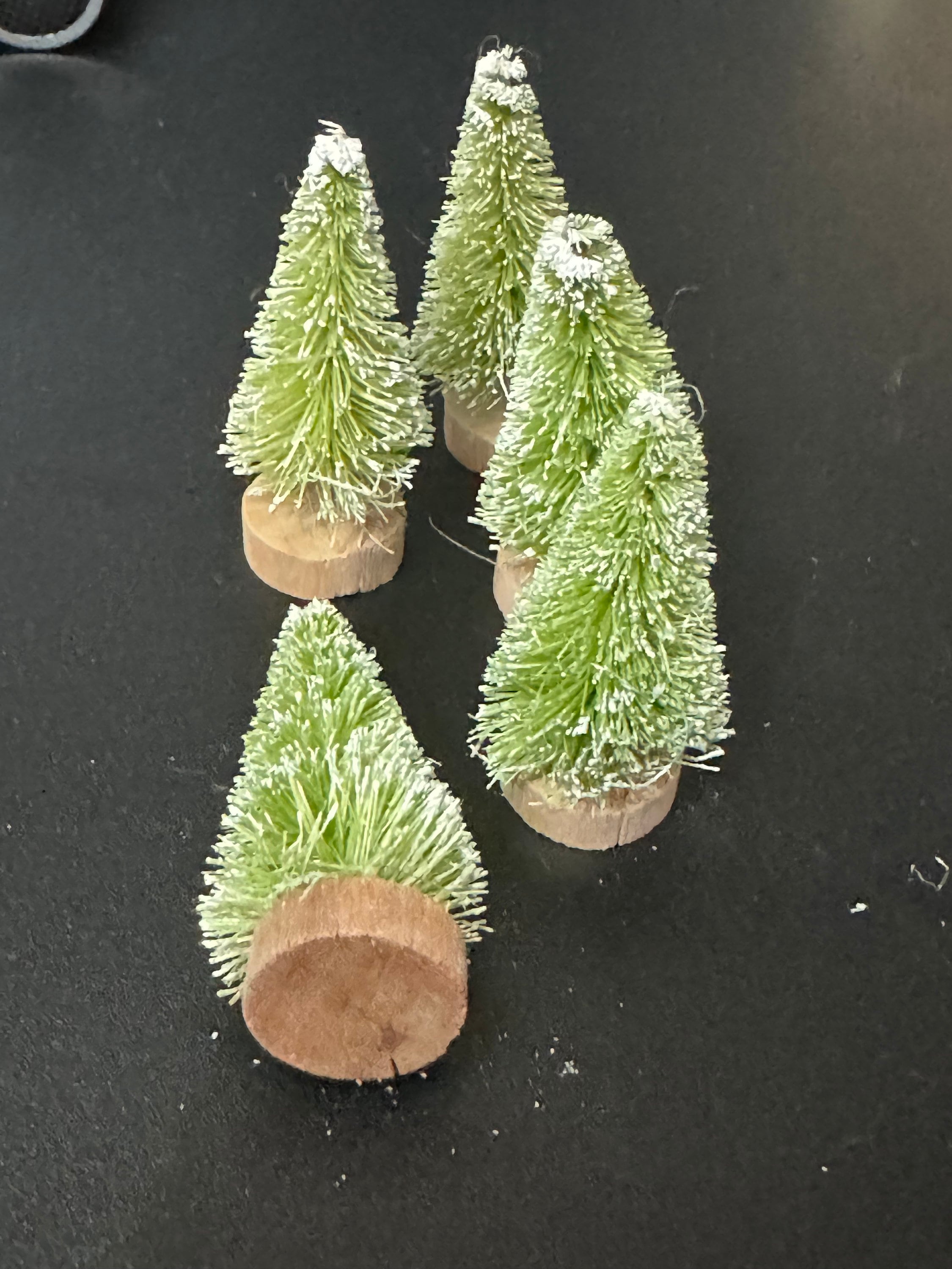 miniature Christmas tree cake toppers 5 pieces 4cm light green snow bristle brush