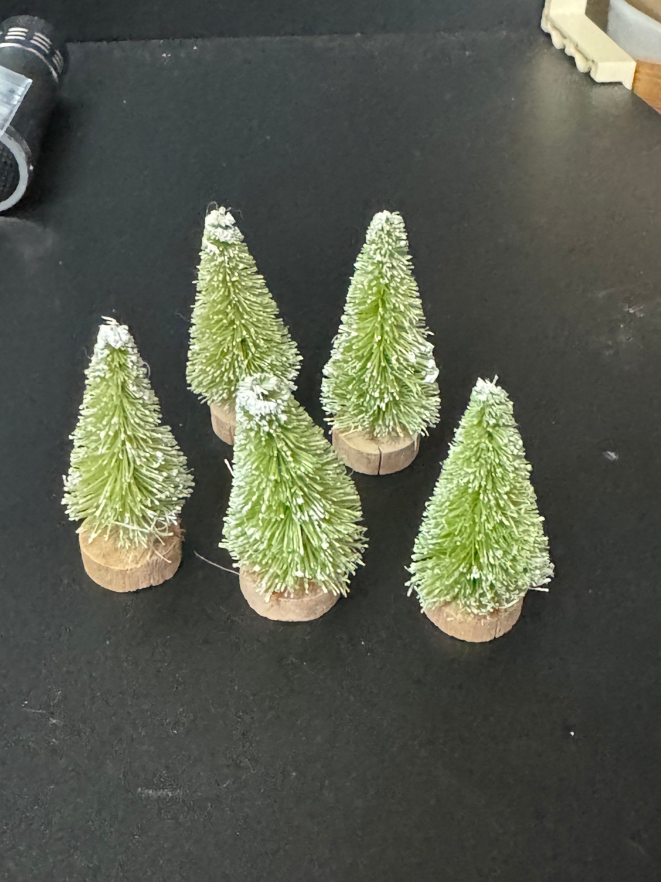 miniature Christmas tree cake toppers 5 pieces 4cm light green snow bristle brush