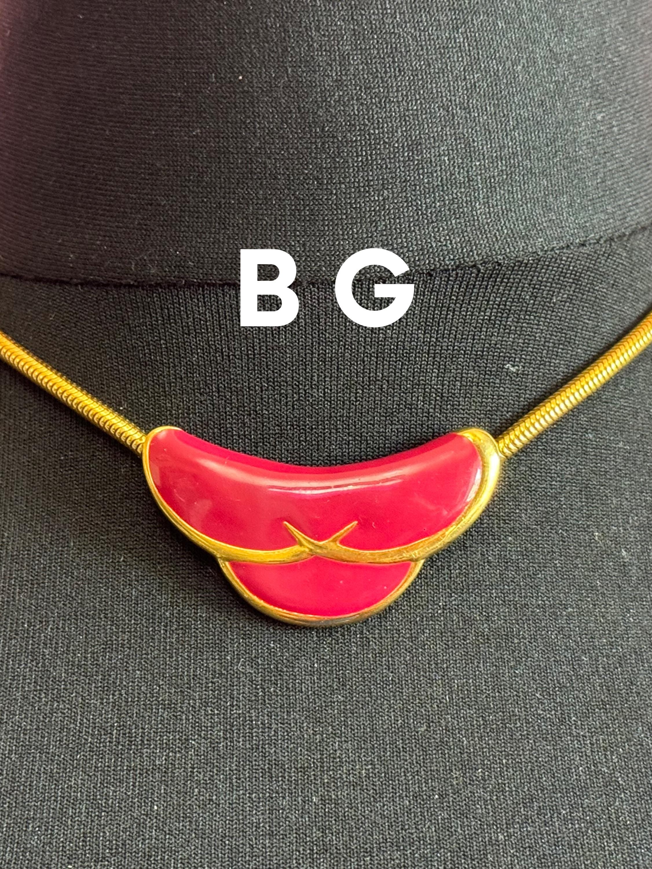 Signed BG Bergdorf Goodman Vintage red enamel chunky Choker gold tone snake chain necklace 43cm