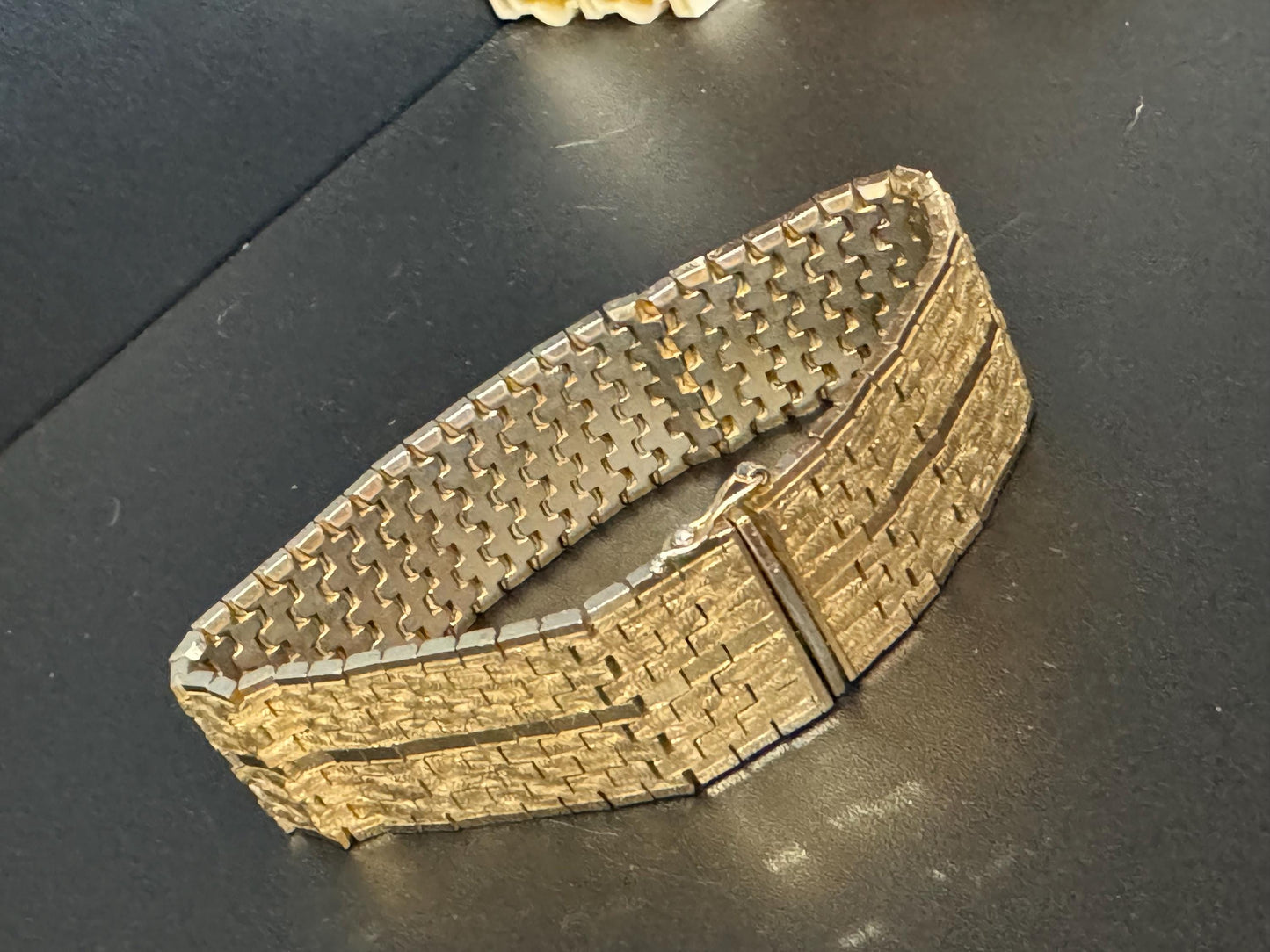 1970s articulated flat stamped 0750 18k gold plated cuff wrap bracelet 20.5cm long x 22mm Italian