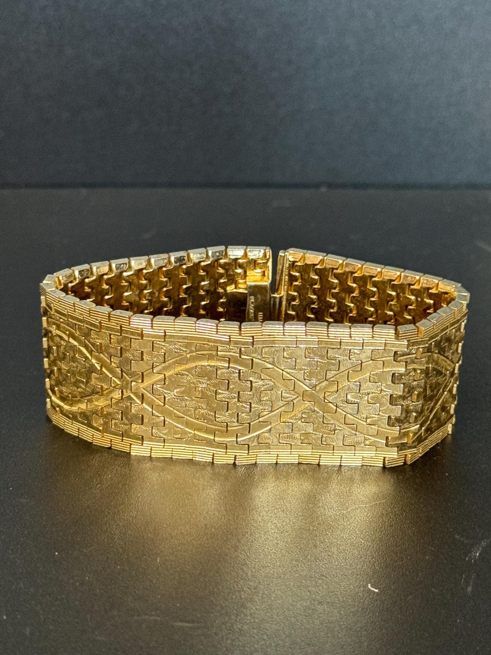 1970s articulated flat stamped Italy plaque 18k gold plated cuff wrap bracelet 18.5cm long x 2.75cm Italian