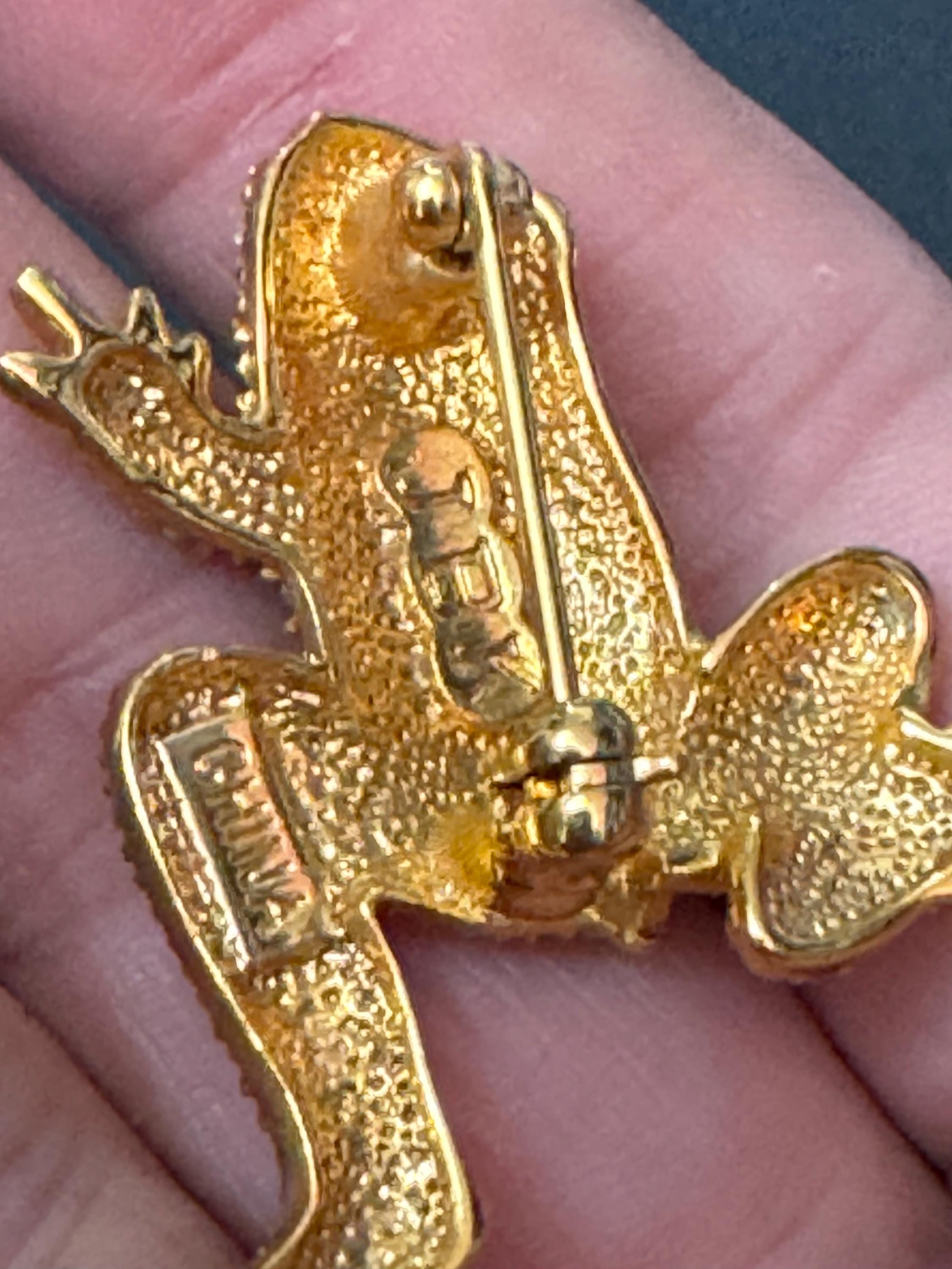 Signed JBK Camrose & Kross Jacqueline Kennedy gold tone novelty diamanté frog JBK brooch 1980s