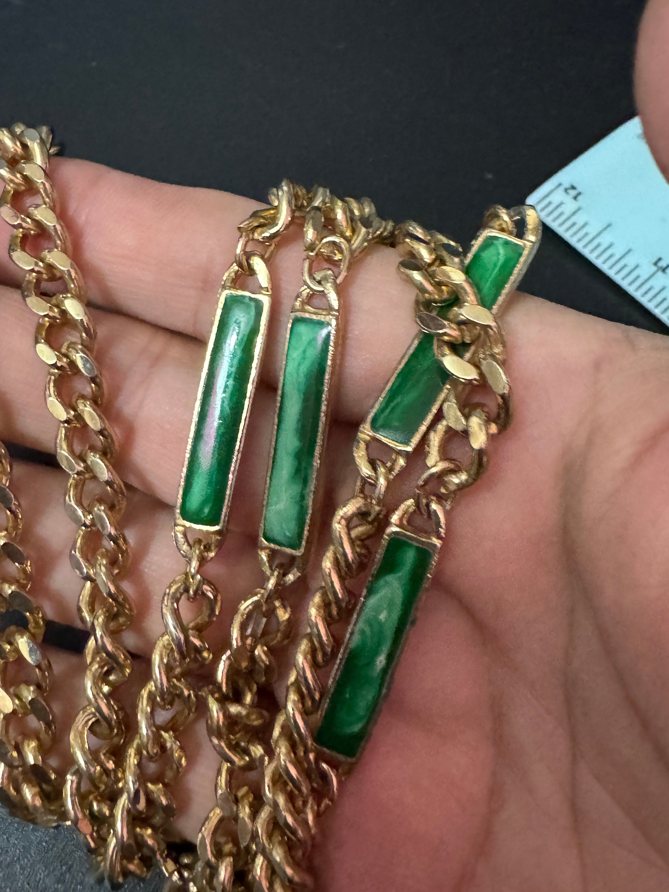 Vintage green enamel bar station necklace long single strand gold tone chain 100cm long flapper length very stylish !