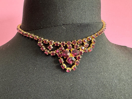 Petite 39.5 Vintage Amethyst Purple Glass Rhinestone Diamanté Paste bib Necklace Choker Mid Century 1950s 1960s Gold Tone Metal