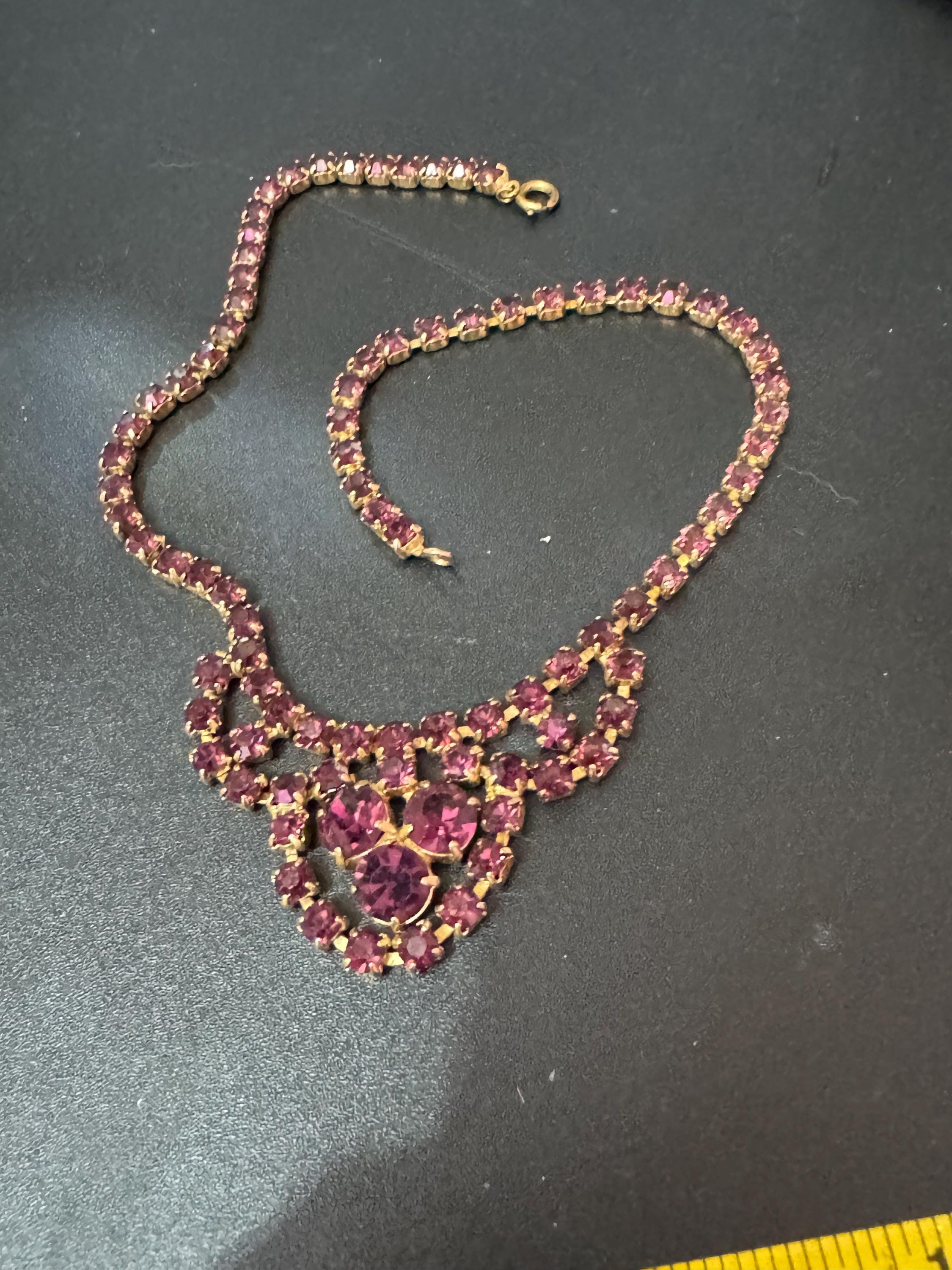 Petite 39.5 Vintage Amethyst Purple Glass Rhinestone Diamanté Paste bib Necklace Choker Mid Century 1950s 1960s Gold Tone Metal