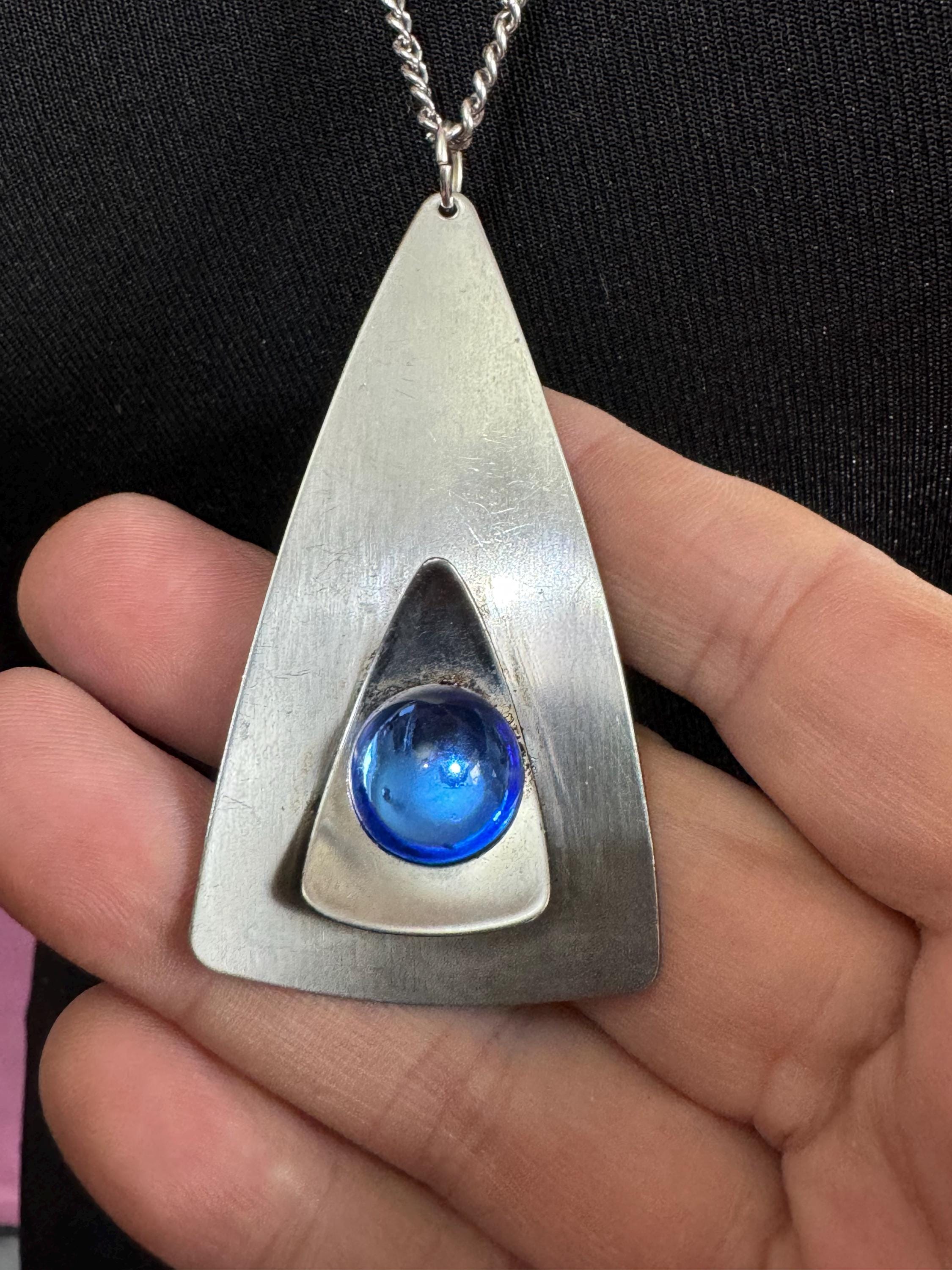 Vintage Modernist silver tone stainless Steel 7cm pendant necklace 80cm central blue glass cabochon Mid Century 1960s 1970s