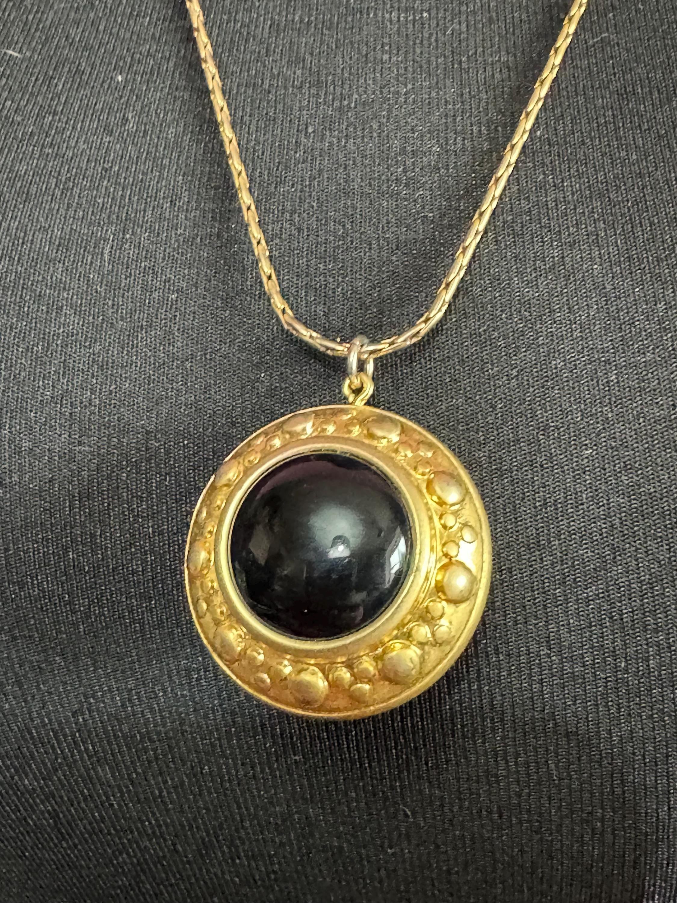 retro Etruscan style Matt yellow gold tone round hollow disc pendant with black central cabochon 70cm Ornate chain