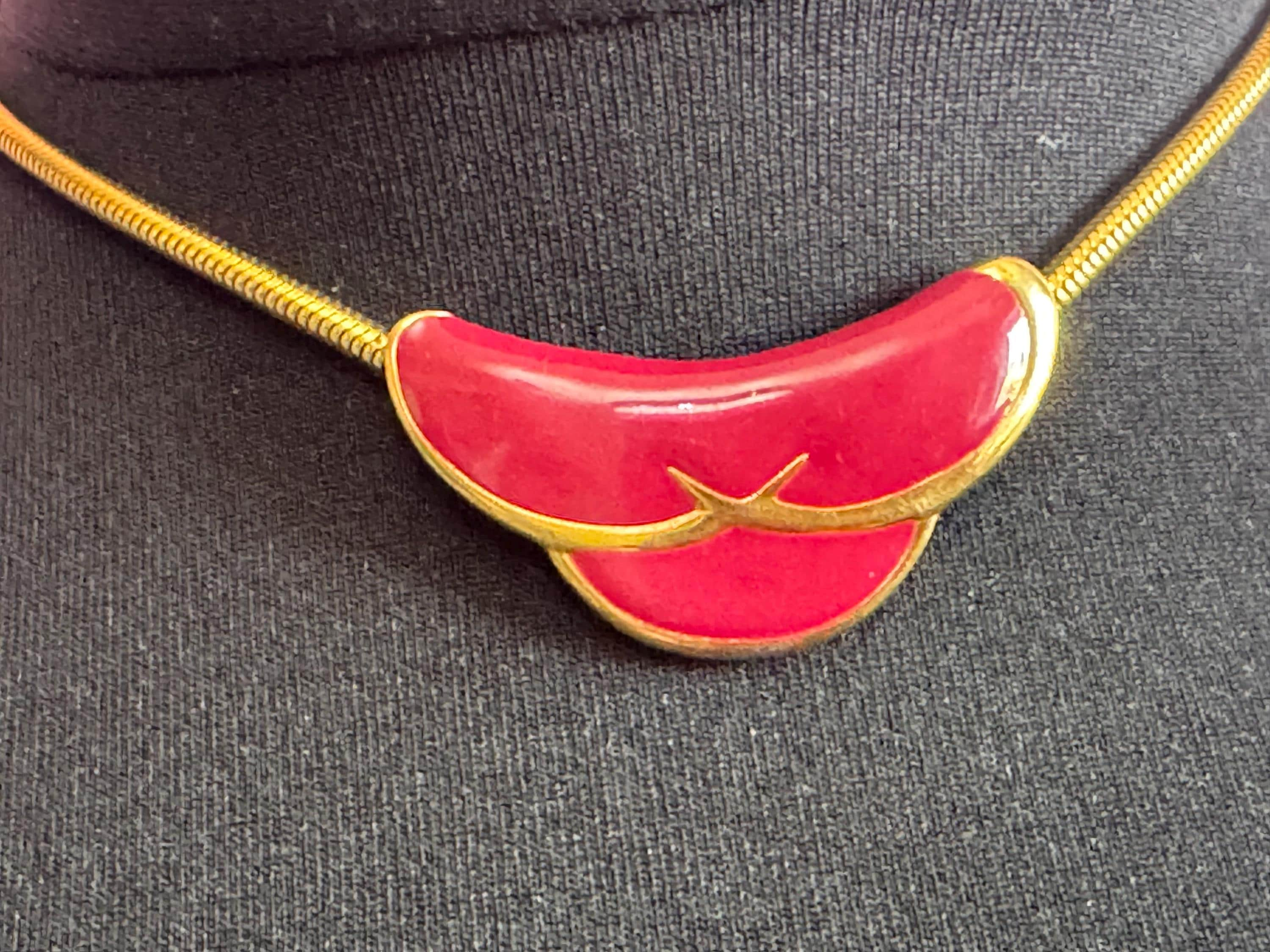 Signed BG Bergdorf Goodman Vintage red enamel chunky Choker gold tone snake chain necklace 43cm