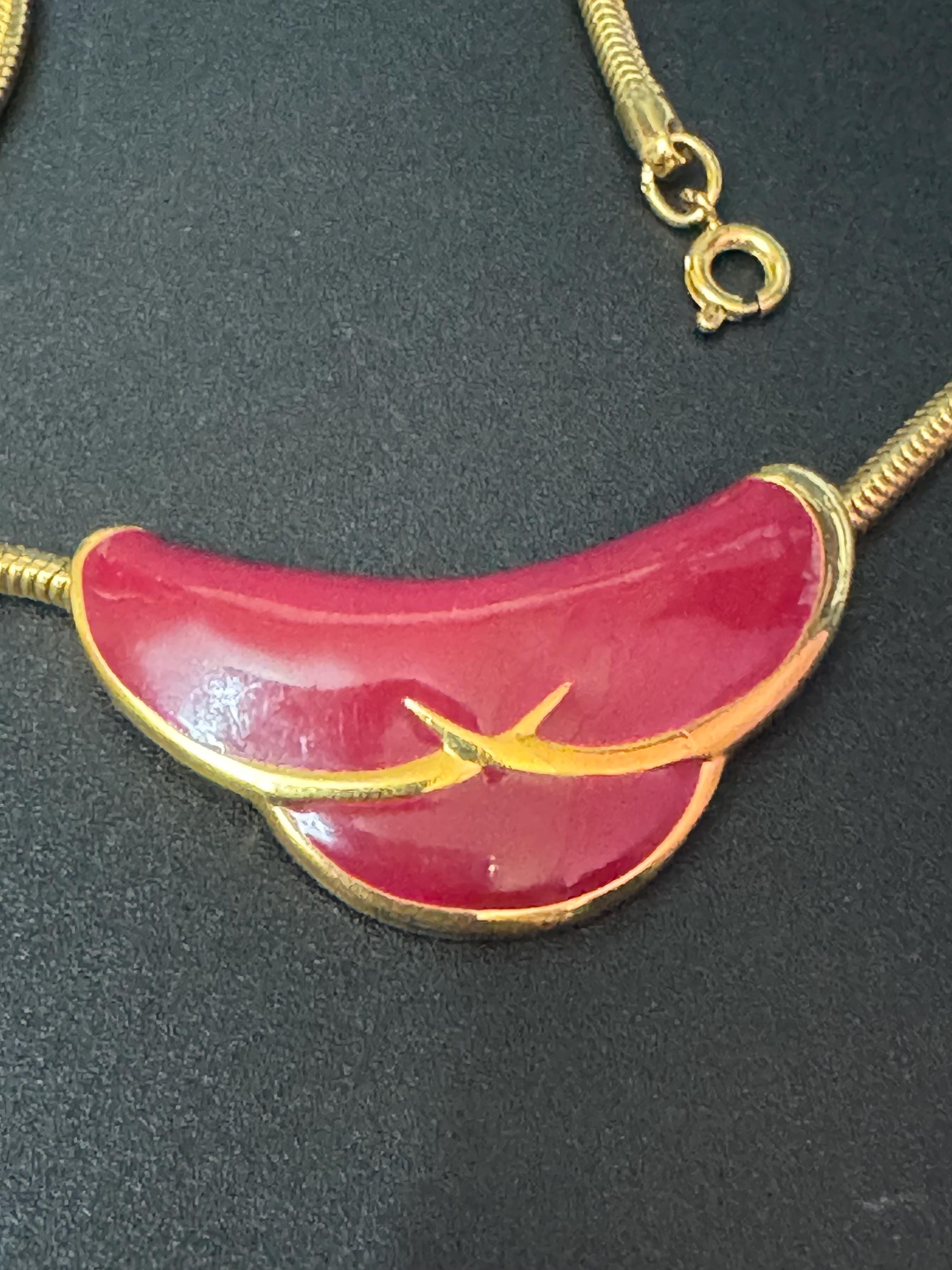 Signed BG Bergdorf Goodman Vintage red enamel chunky Choker gold tone snake chain necklace 43cm