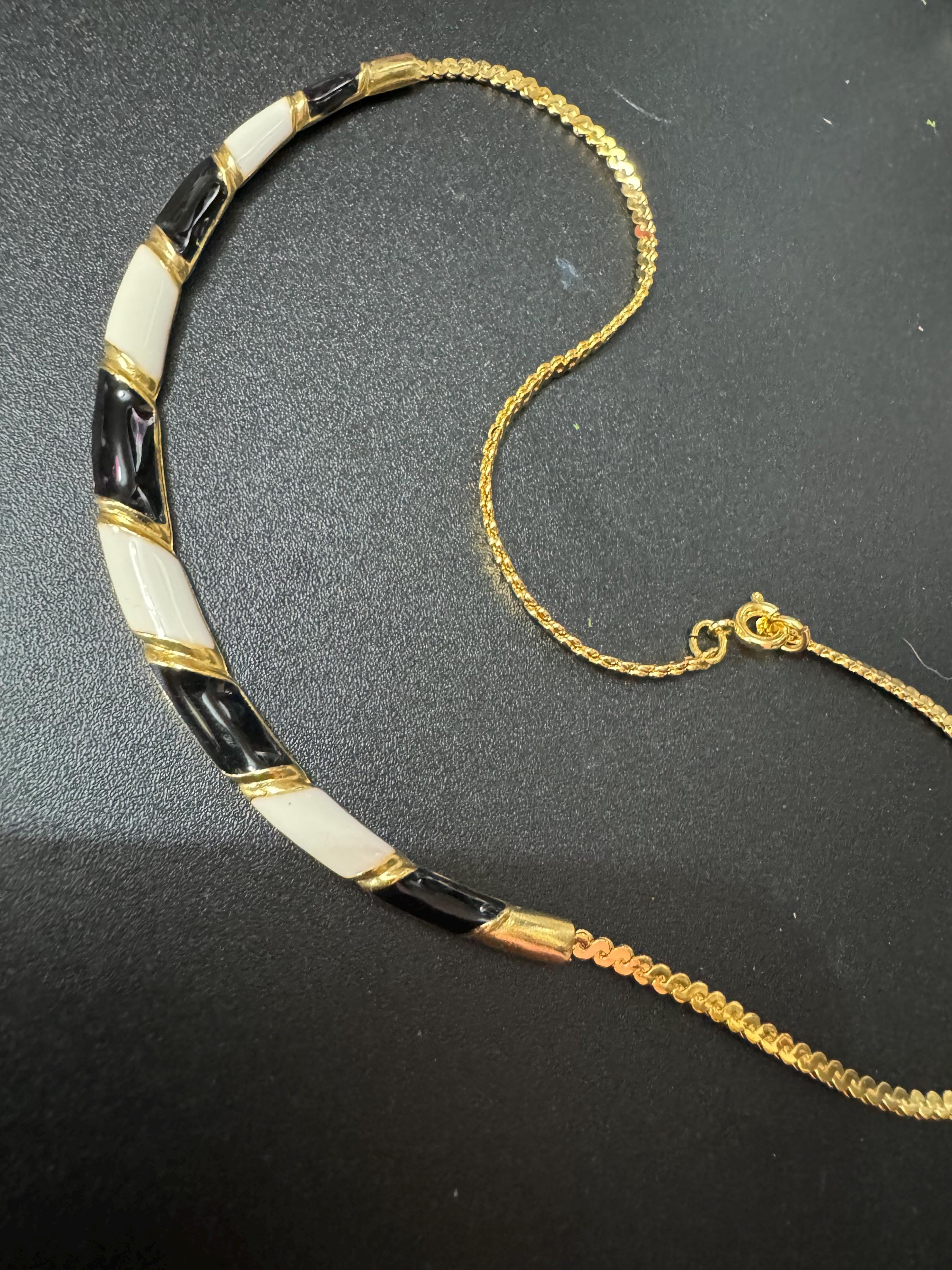 Petite slim neck Vintage gold tone black and cream enamel choker necklace 38.5cm serpentine chain