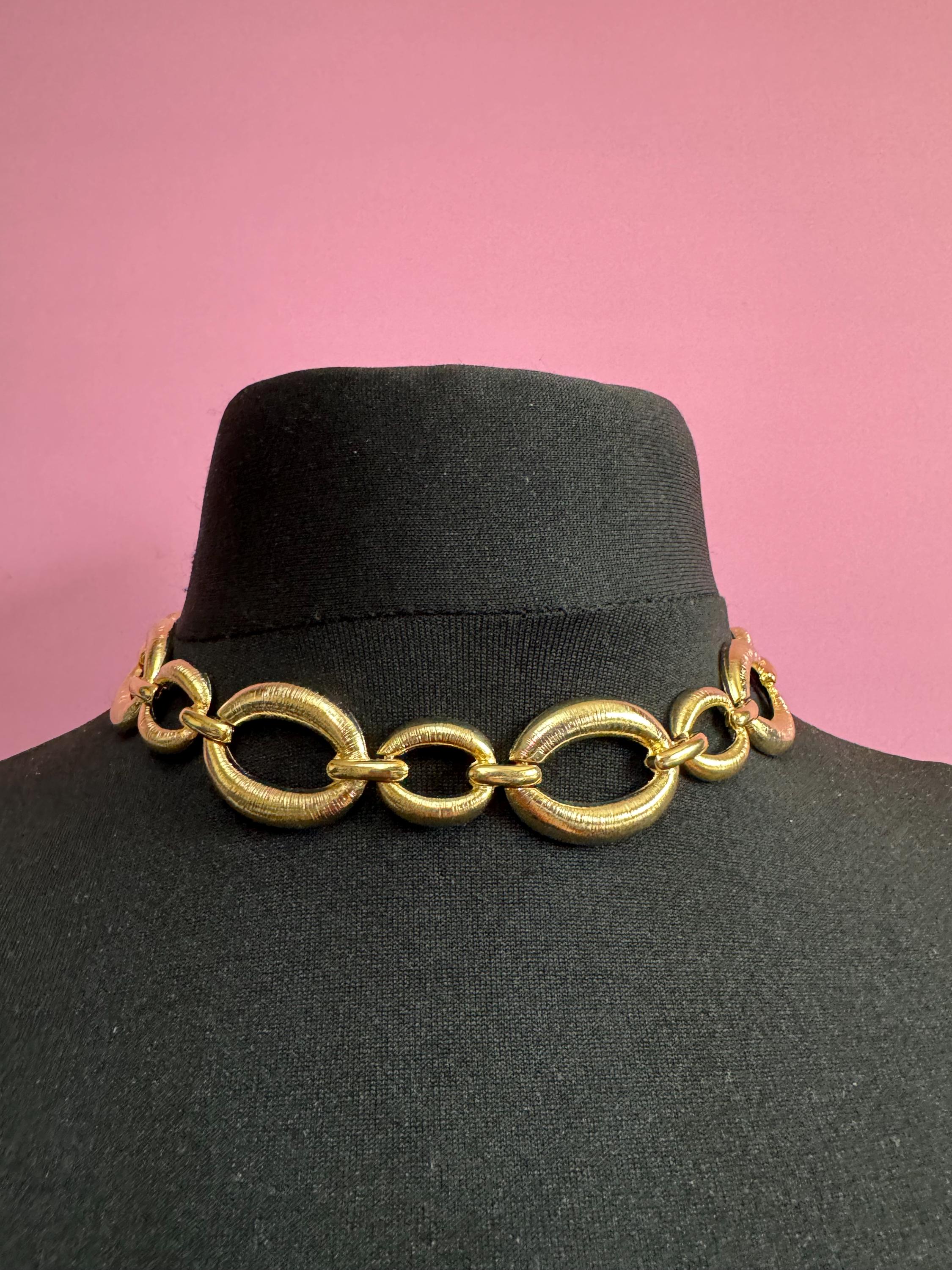 Retro 1980s wide link chunky gold tone choker necklace 46cm