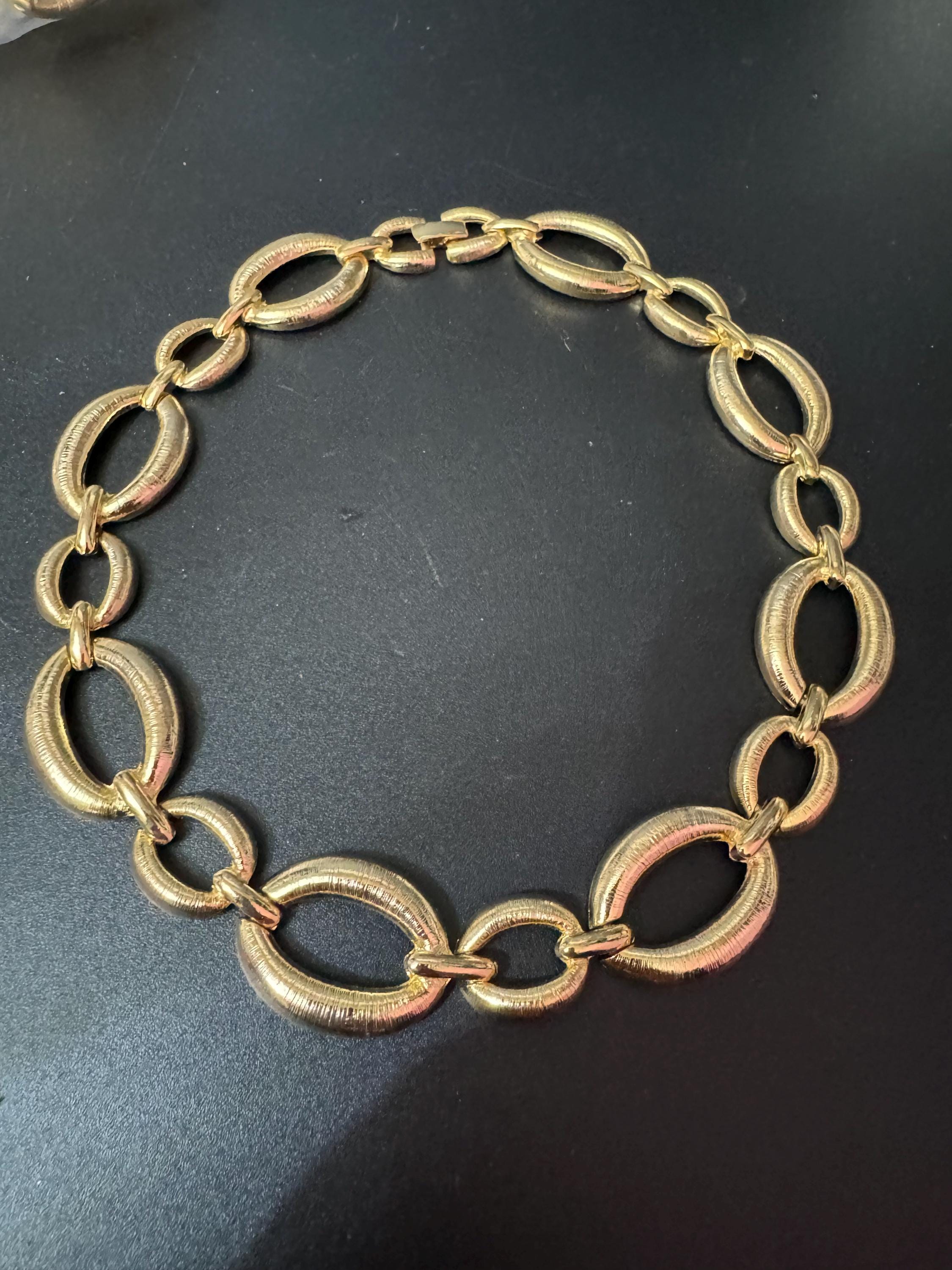 Retro 1980s wide link chunky gold tone choker necklace 46cm