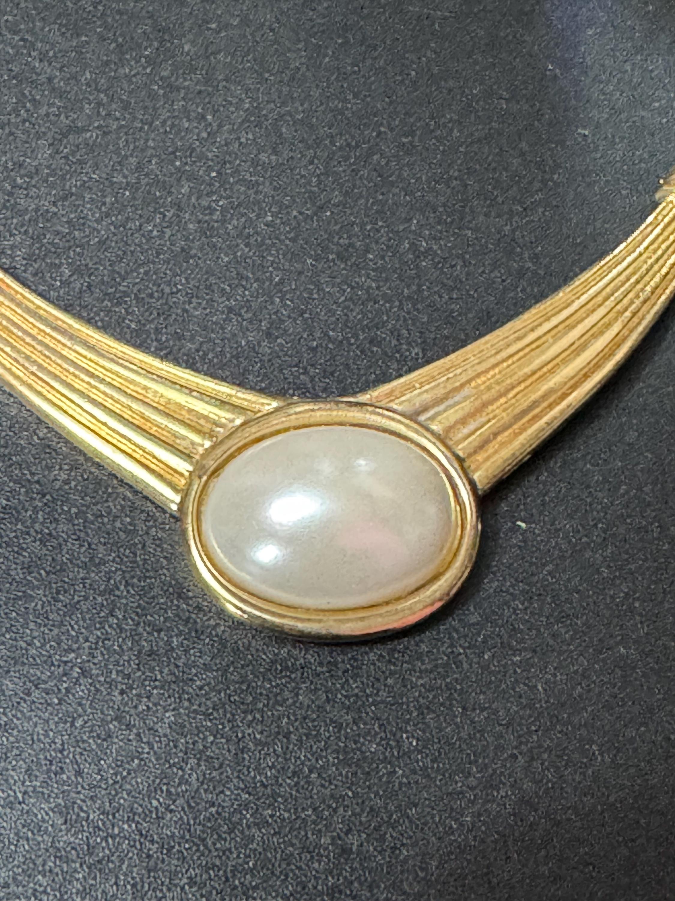 Petite slim neck 35.5cm large pearl cabochon diamanté 80s retro gold tone wide link collar choker necklace curb chain link