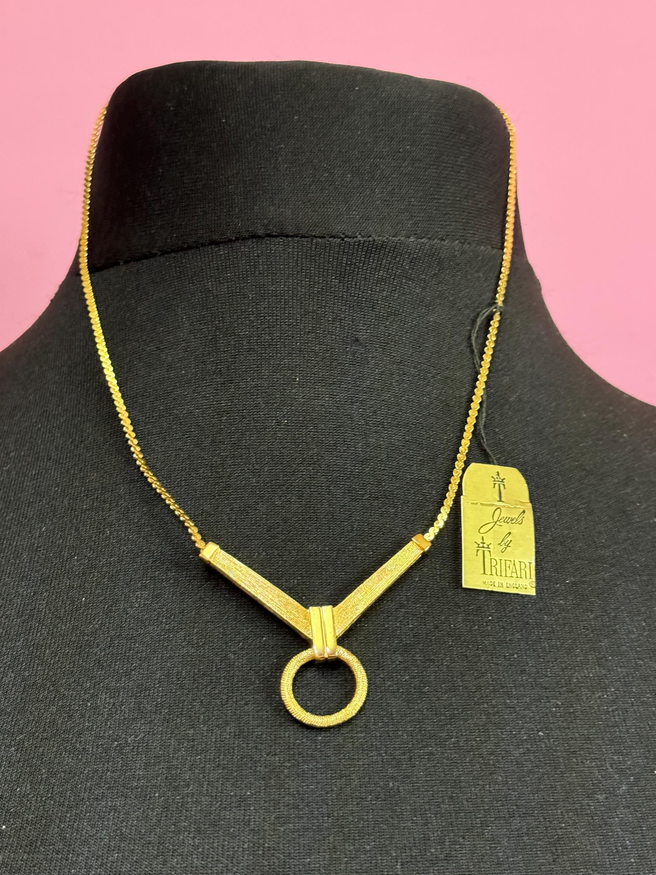 Rare logo early Signed Jewels by TRIFARI designer gold tone brushed metal pendant chain necklace 39.5cm