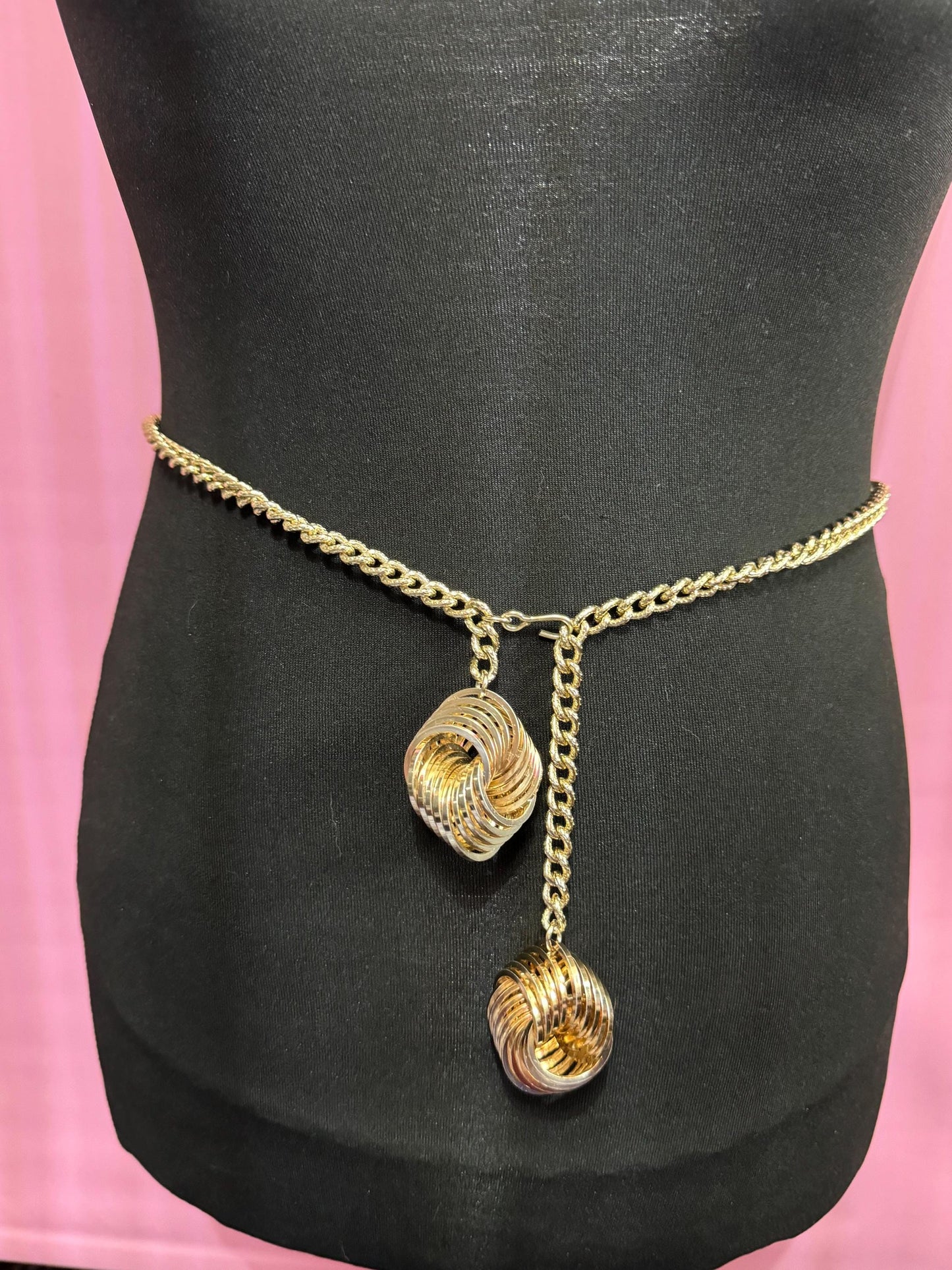 To 92cm Vintage lightweight gold tone aluminium Rings round chain link belt with droppers 1960s 1970s