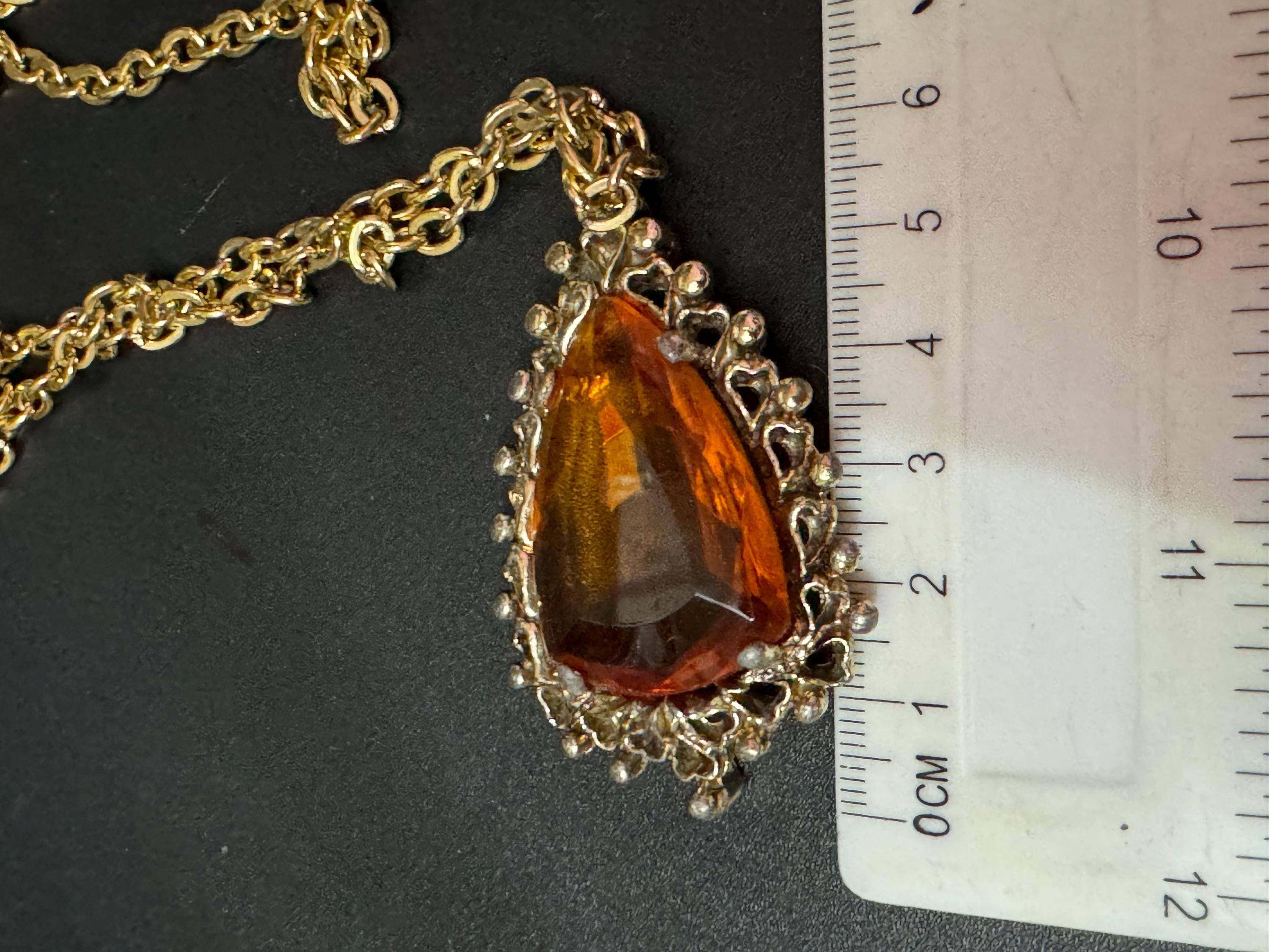 Vintage gold tone orange 5cm amber faceted Glass teardrop pendant necklace on 70cm chain