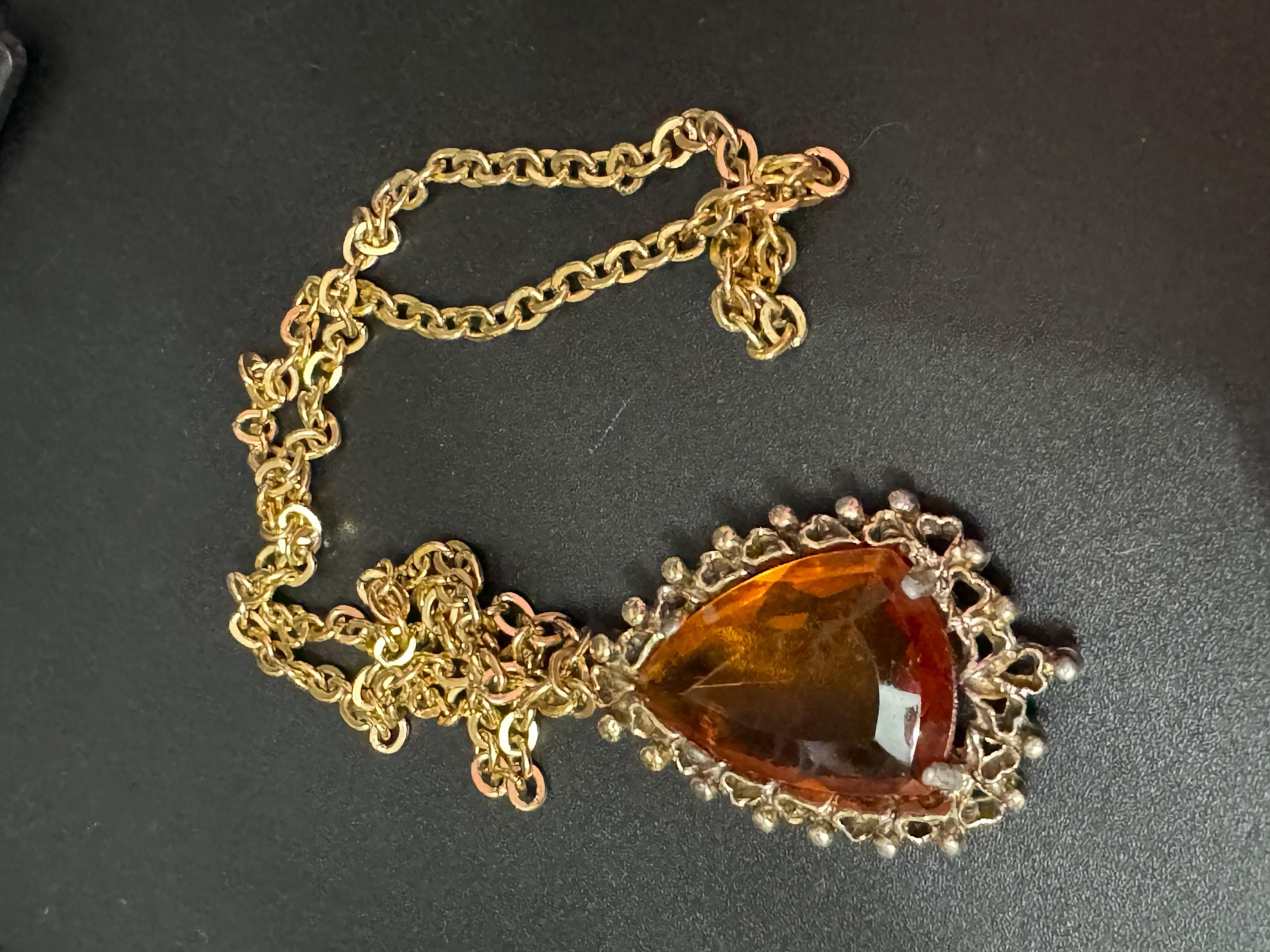 Vintage gold tone orange 5cm amber faceted Glass teardrop pendant necklace on 70cm chain