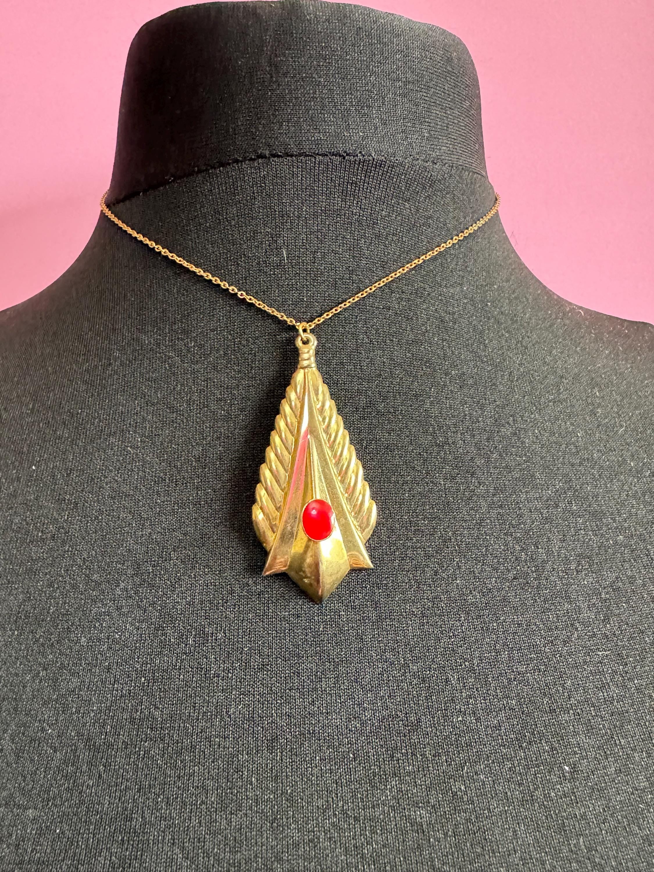 retro Etruscan style Matt yellow gold tone round teardrop pendant with red central cabochon 42cm very fine chain