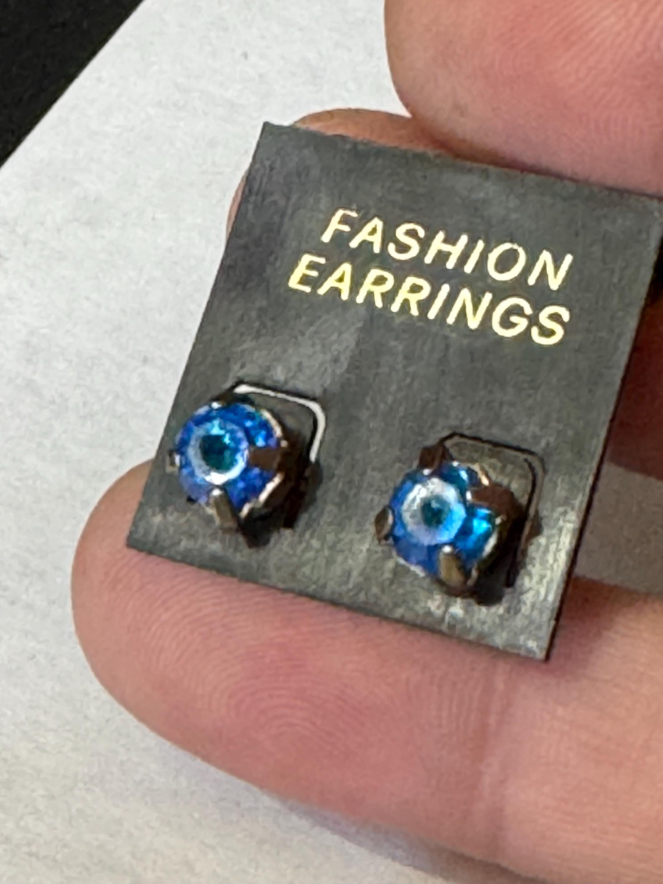 small gold tone sapphire stud earrings bright azure blue diamanté