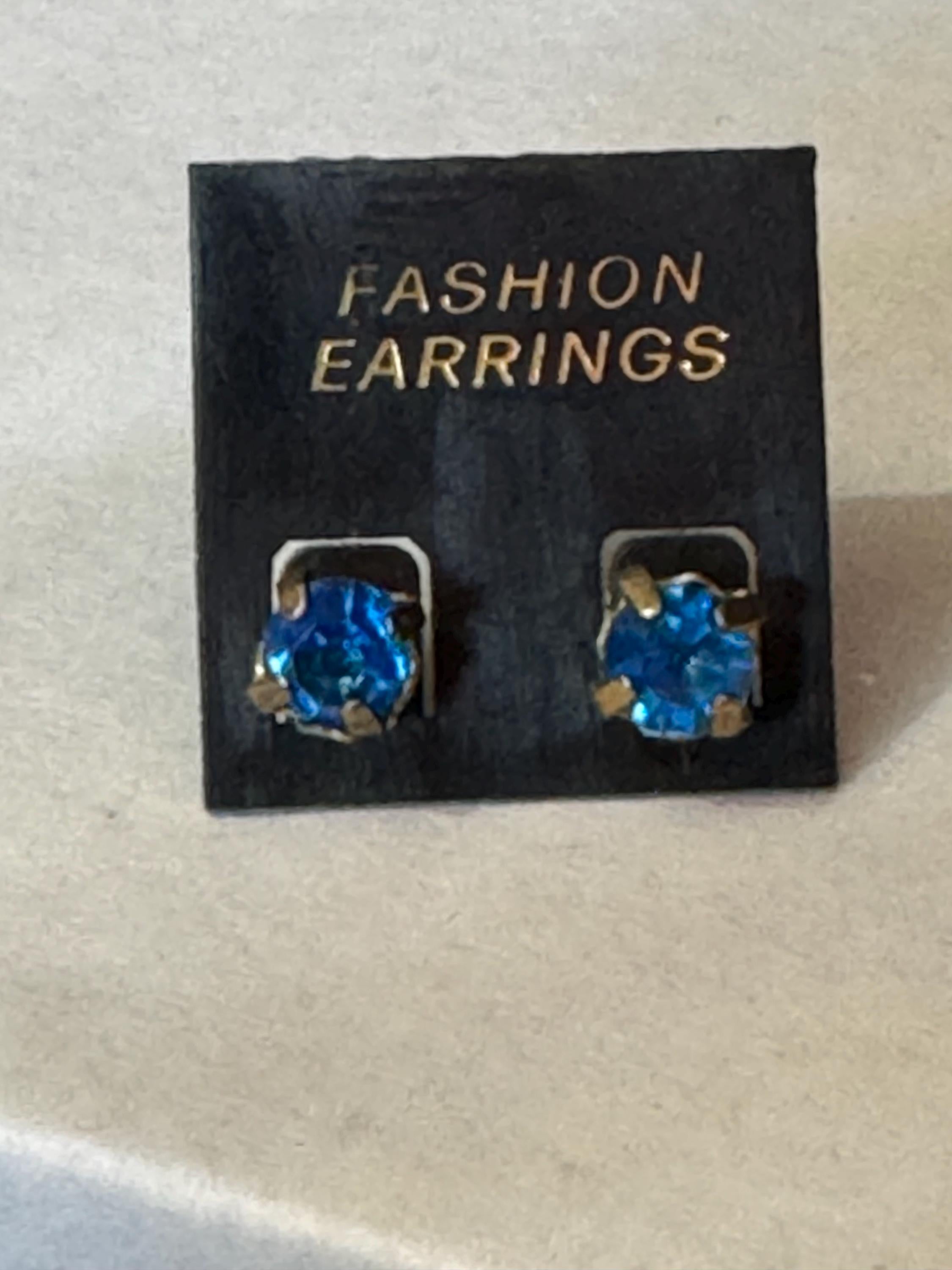 small gold tone sapphire stud earrings bright azure blue diamanté