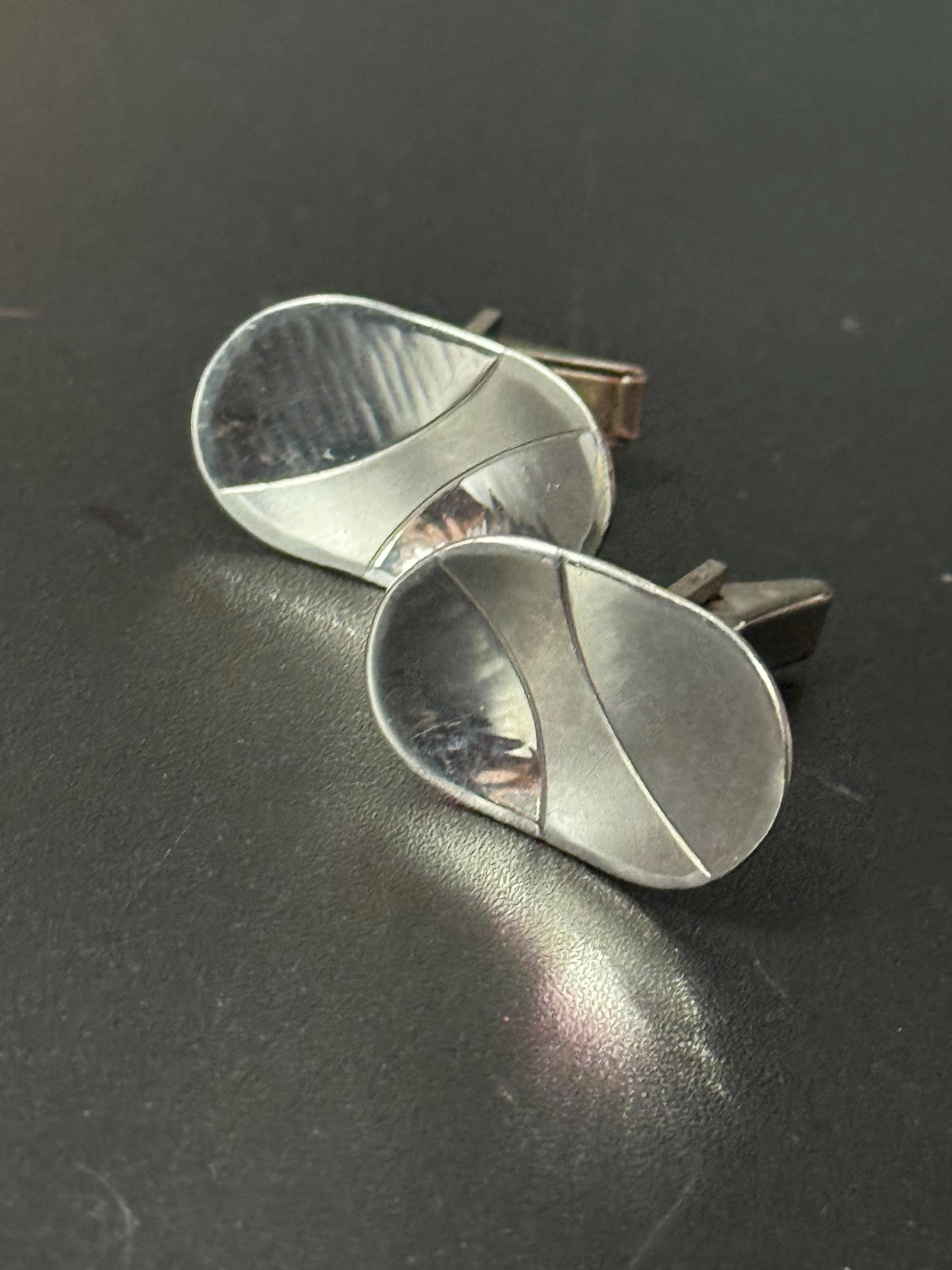 Signed MODA Malta modernist pair of mens cufflinks silver tone Maltese