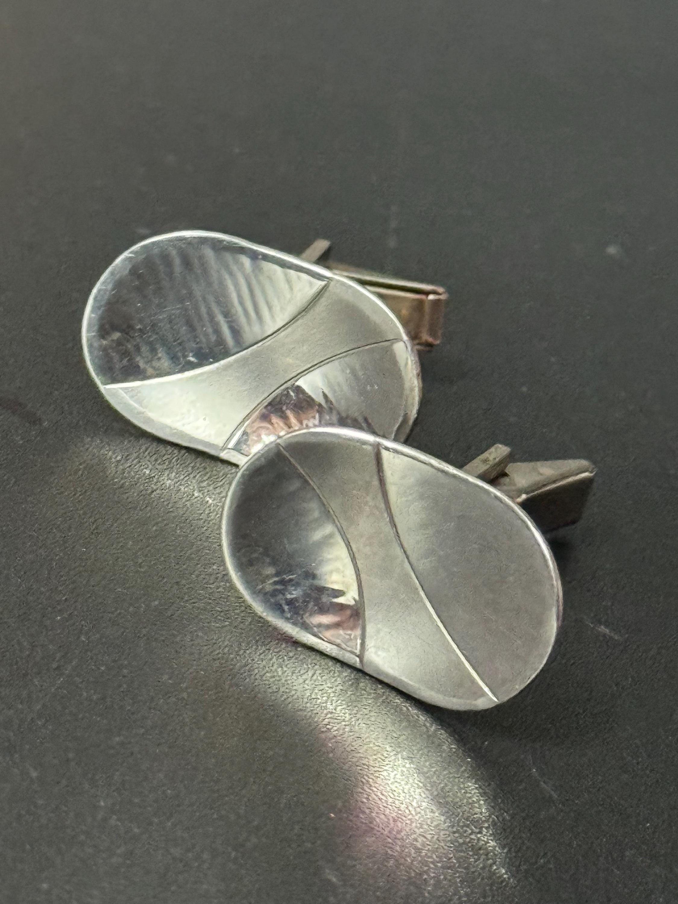 Signed MODA Malta modernist pair of mens cufflinks silver tone Maltese