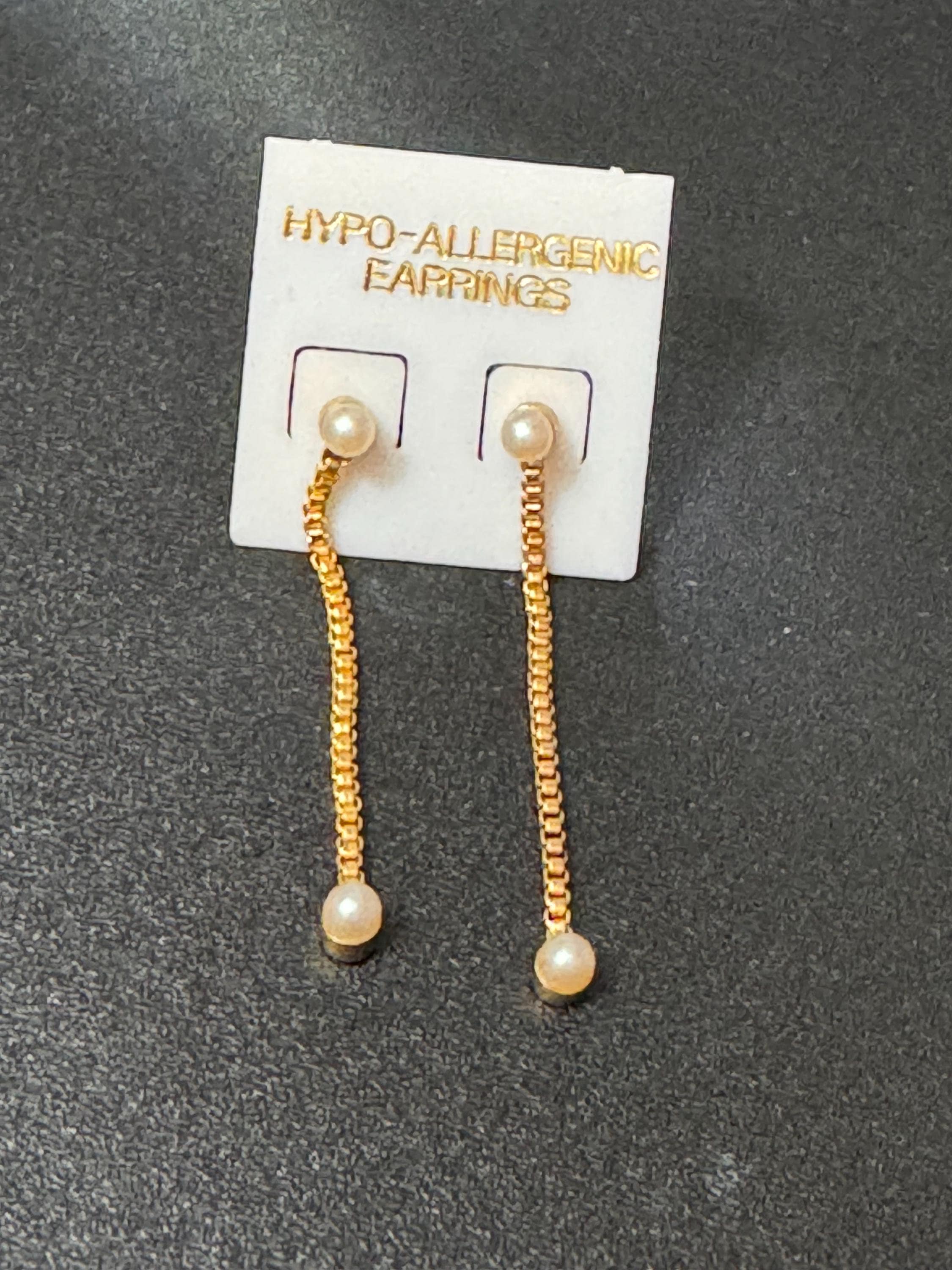 Vintage hypo allergenic gold tone faux pearl dainty dangly box chain earrings 1970s 80s