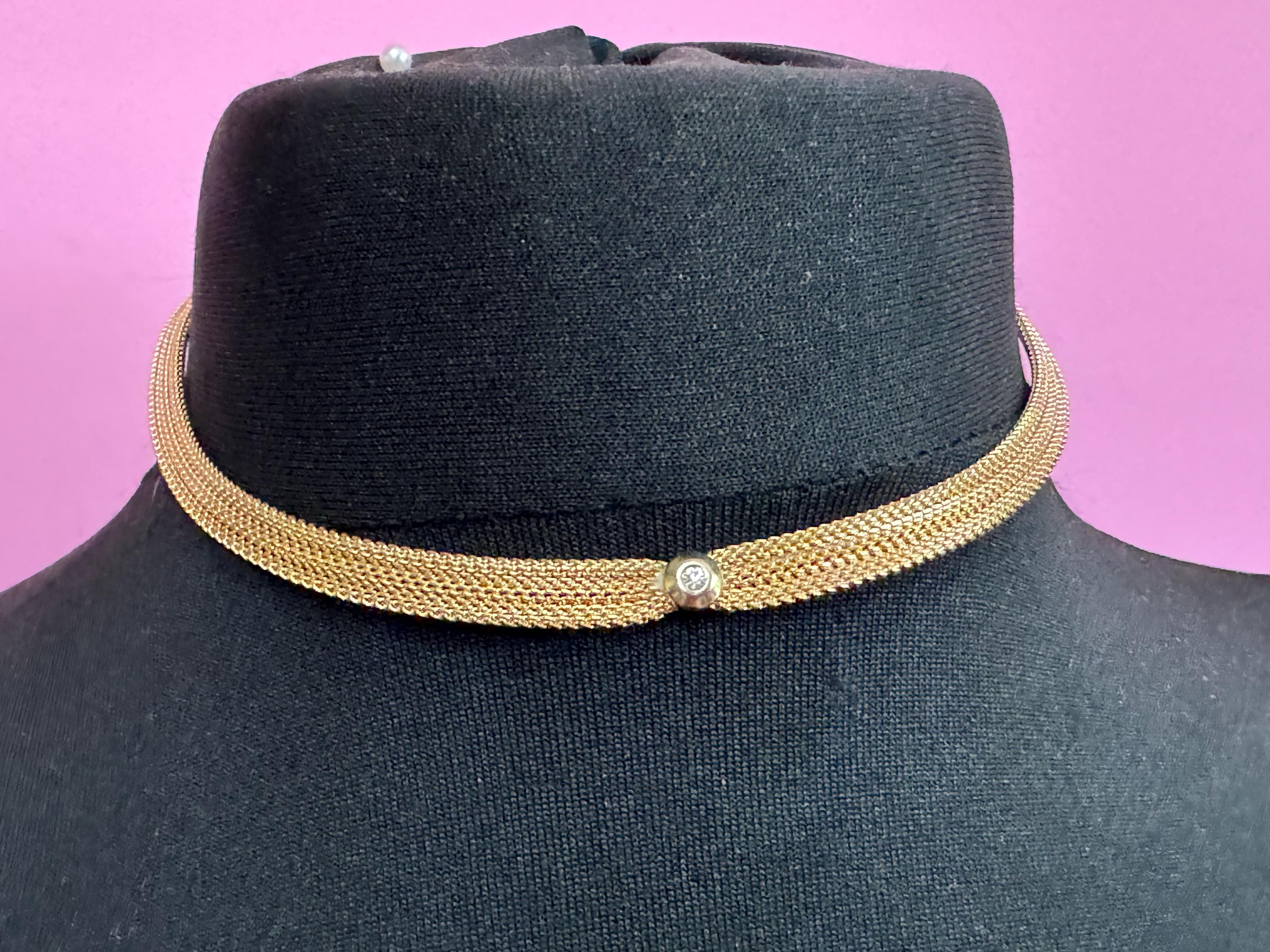 Vintage 1980s Gold plated modernist mesh and single clear diamanté choker necklace 41.5cm