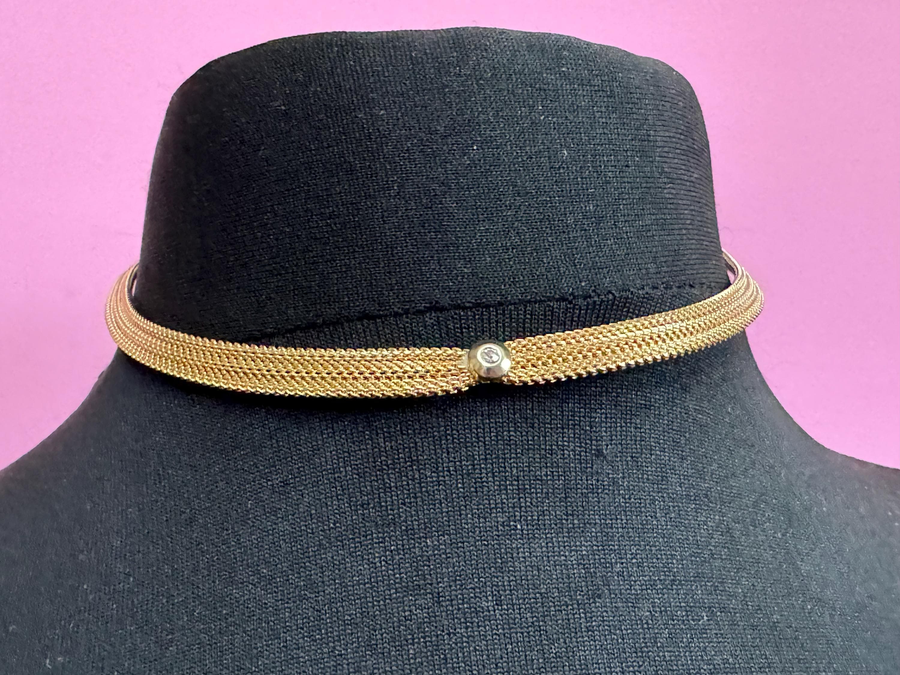 Vintage 1980s Gold plated modernist mesh and single clear diamanté choker necklace 41.5cm