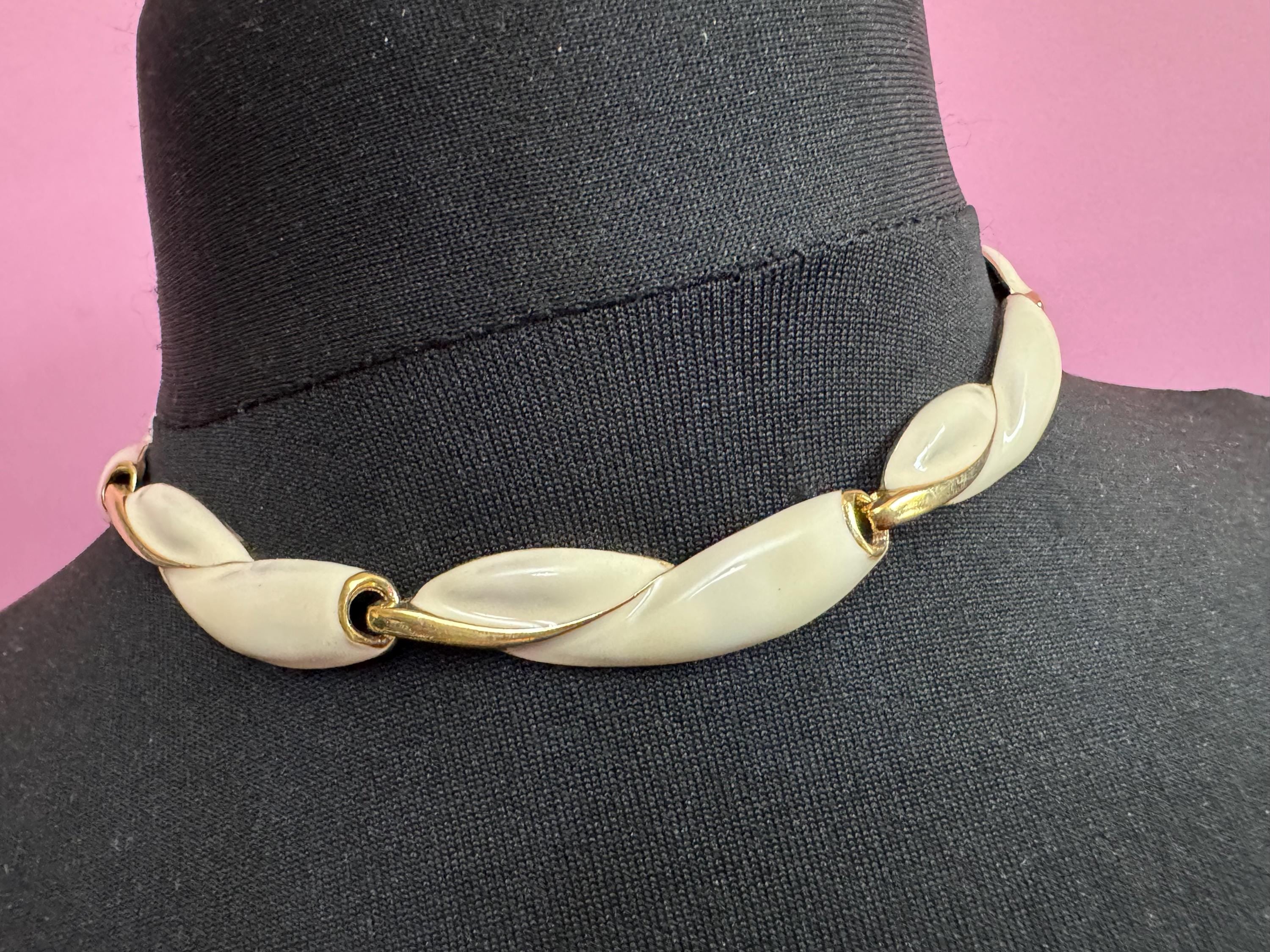 Vintage heavy gold tone and cream enamel panel link choker necklace 42cm