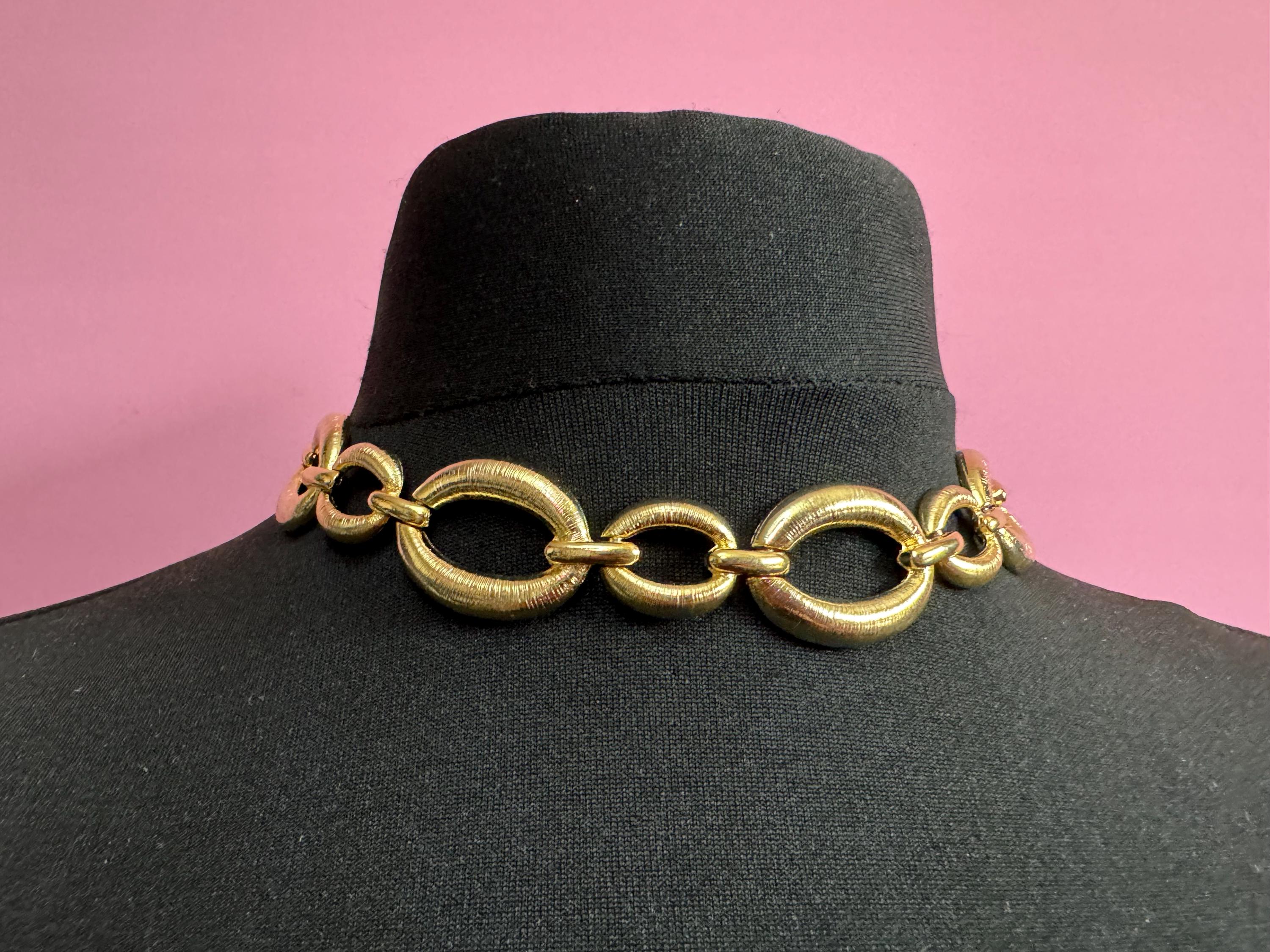 Retro 1980s wide link chunky gold tone choker necklace 46cm