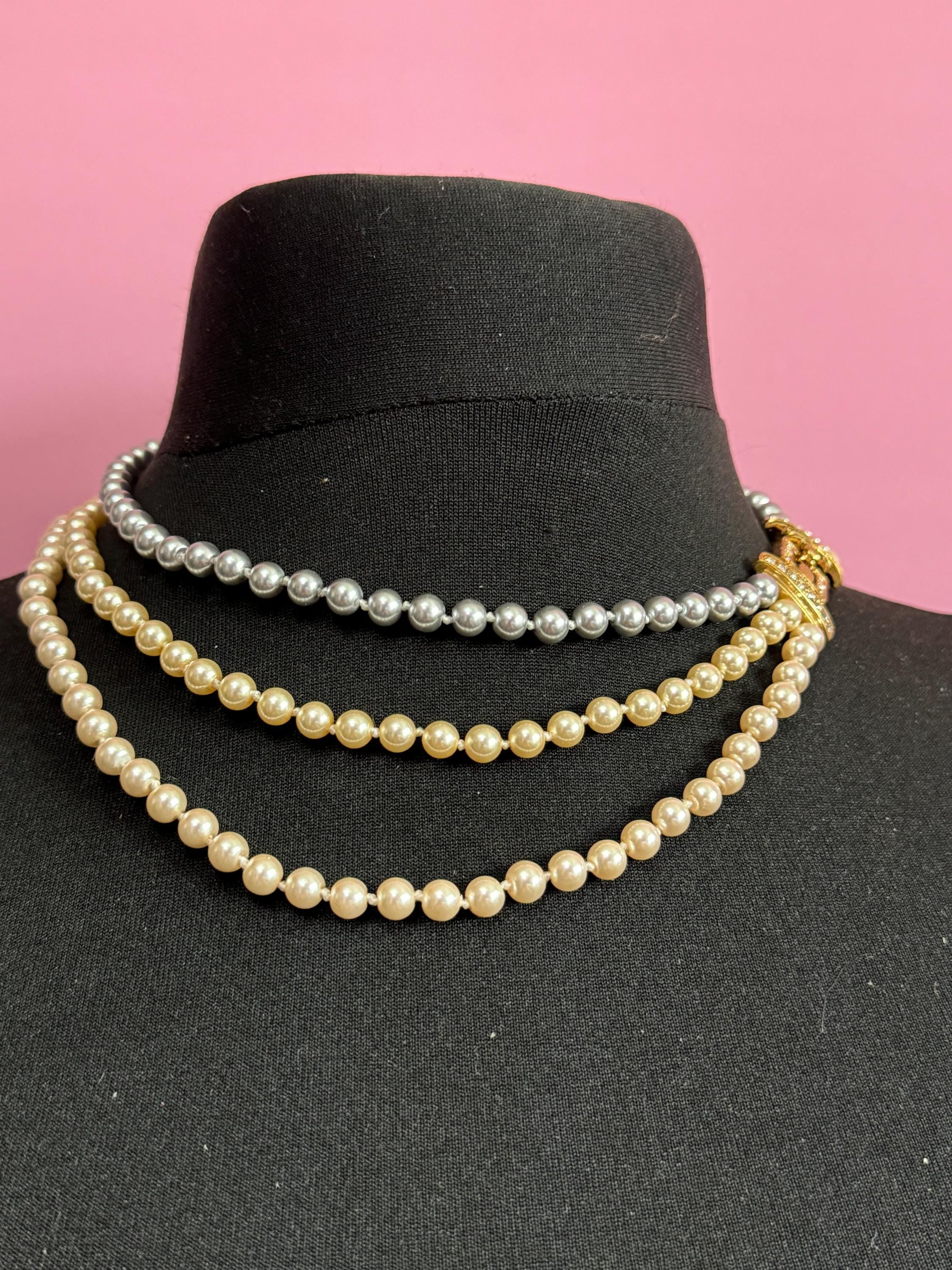 High end retro 3 row triple strand glass cream grey knotted glass Pearl necklace 45cm geometric gold tone diamanté clasp