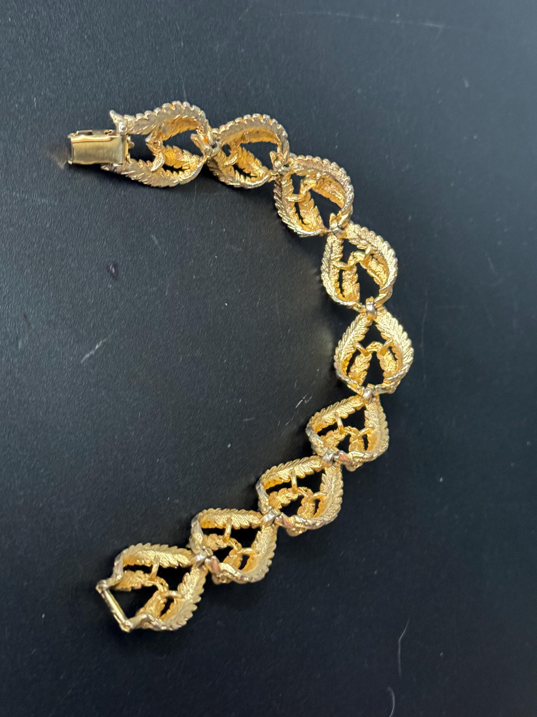 gold tone mid century floral Brushed leaf bracelet 20 x 2cm