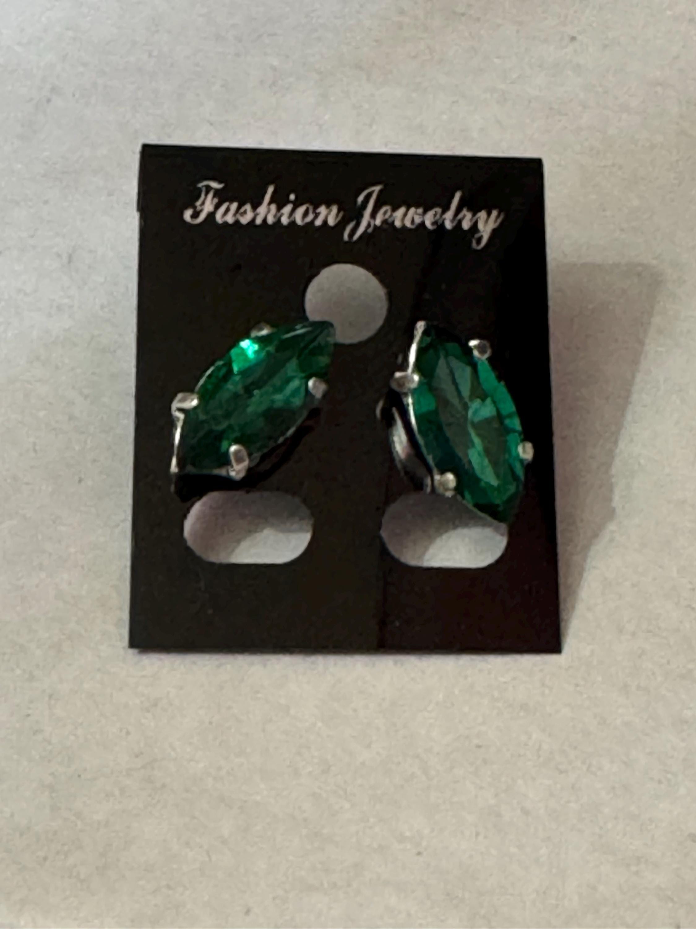 Emerald Green glass diamanté crystal earrings pierced 15mm