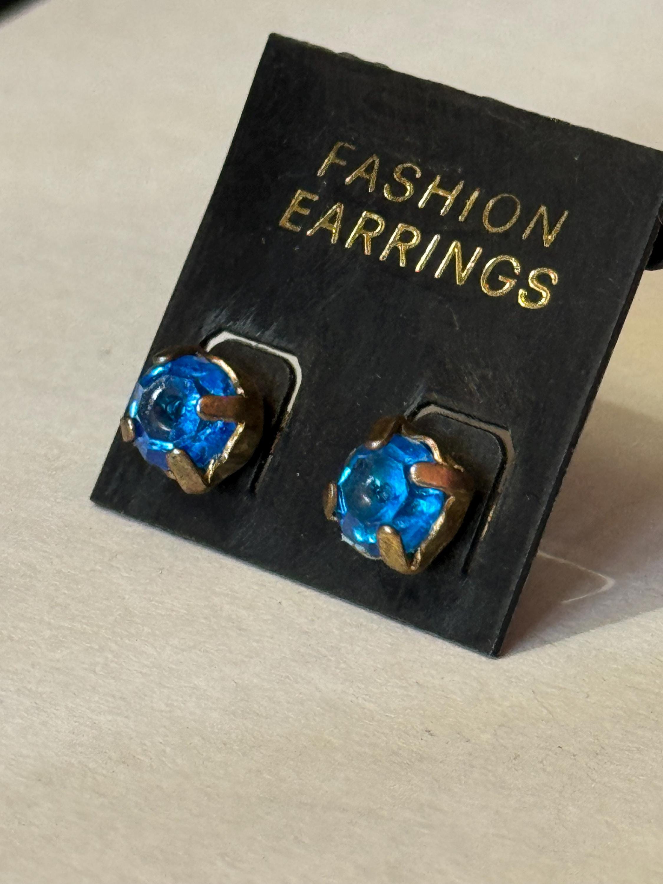 small gold tone sapphire stud earrings bright azure blue diamanté