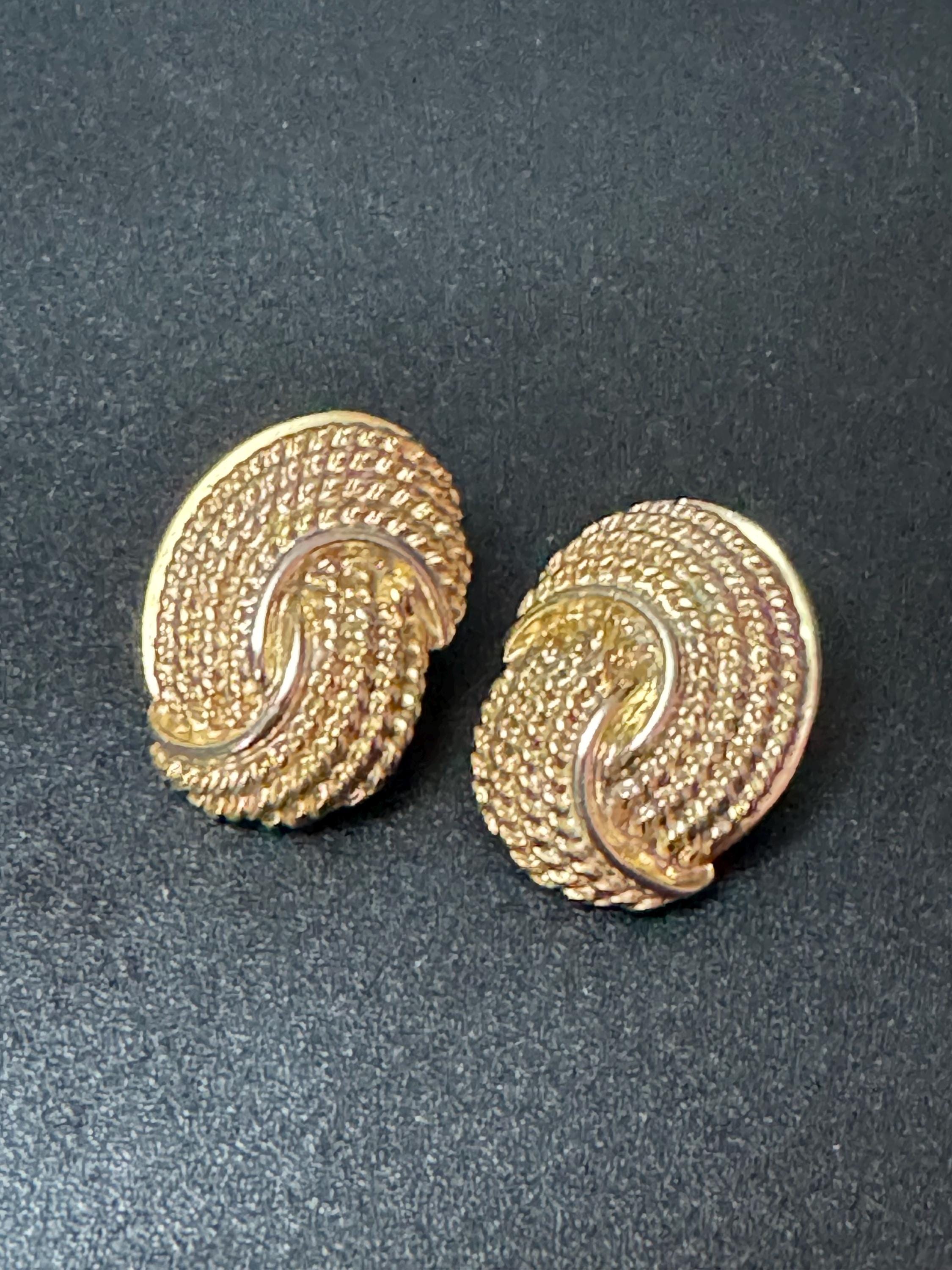 nautical rope edge swirl knot clip on earrings Vintage gold tone