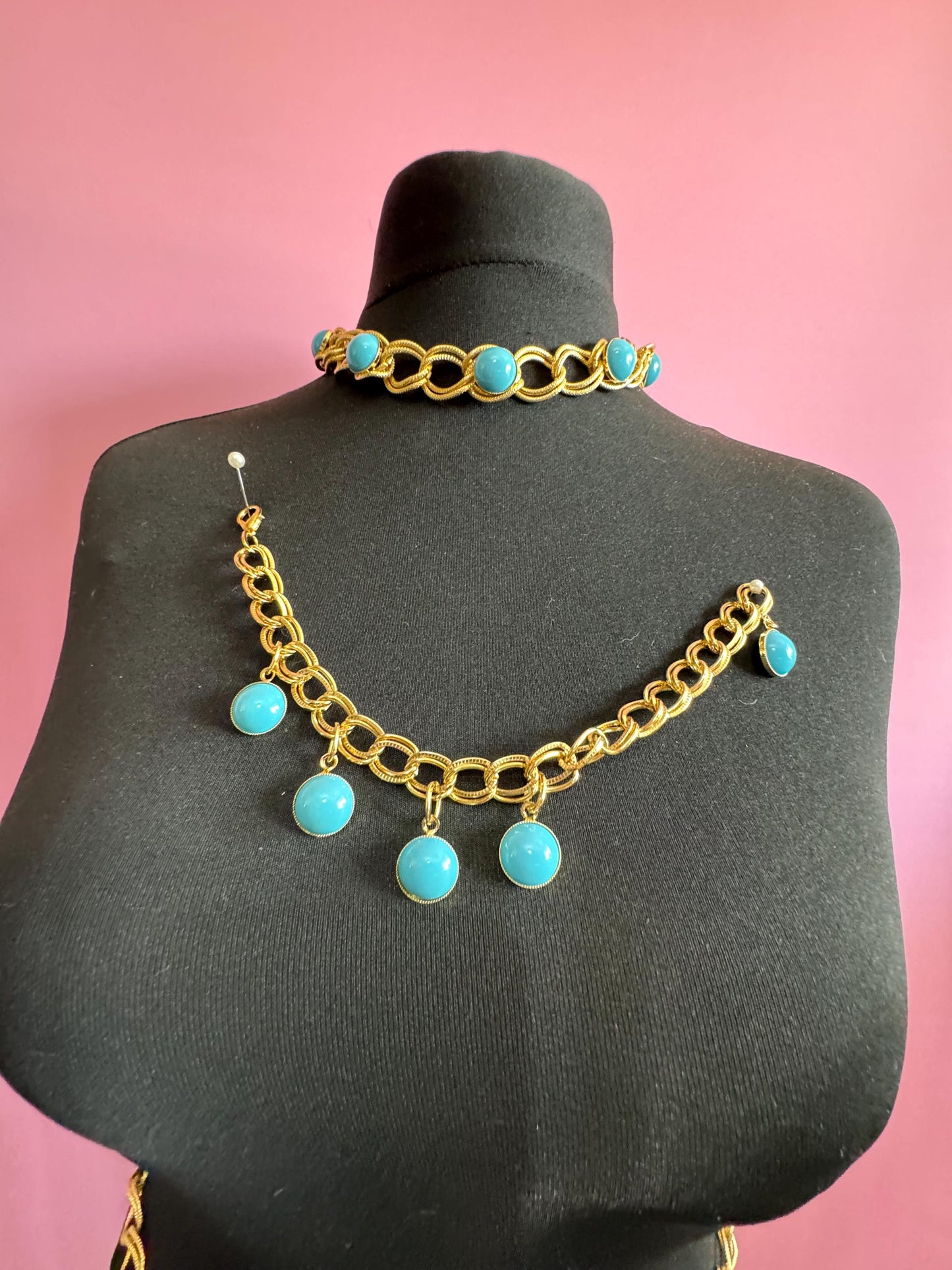 Vintage GOLD chain belt and matching jewellery set with turquoise Austrian cabochons 1970s old shop stock